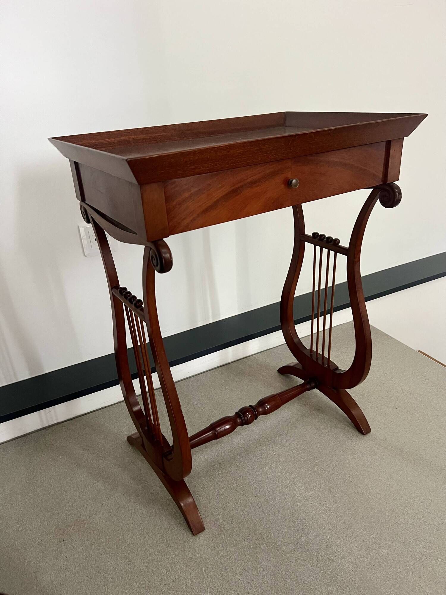 Ancienne Table d'appoint Table de nuit Petit meuble avec tiroir