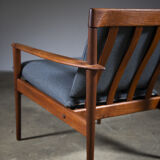 Fauteuils de Grete Jalk édition poul jeppesen