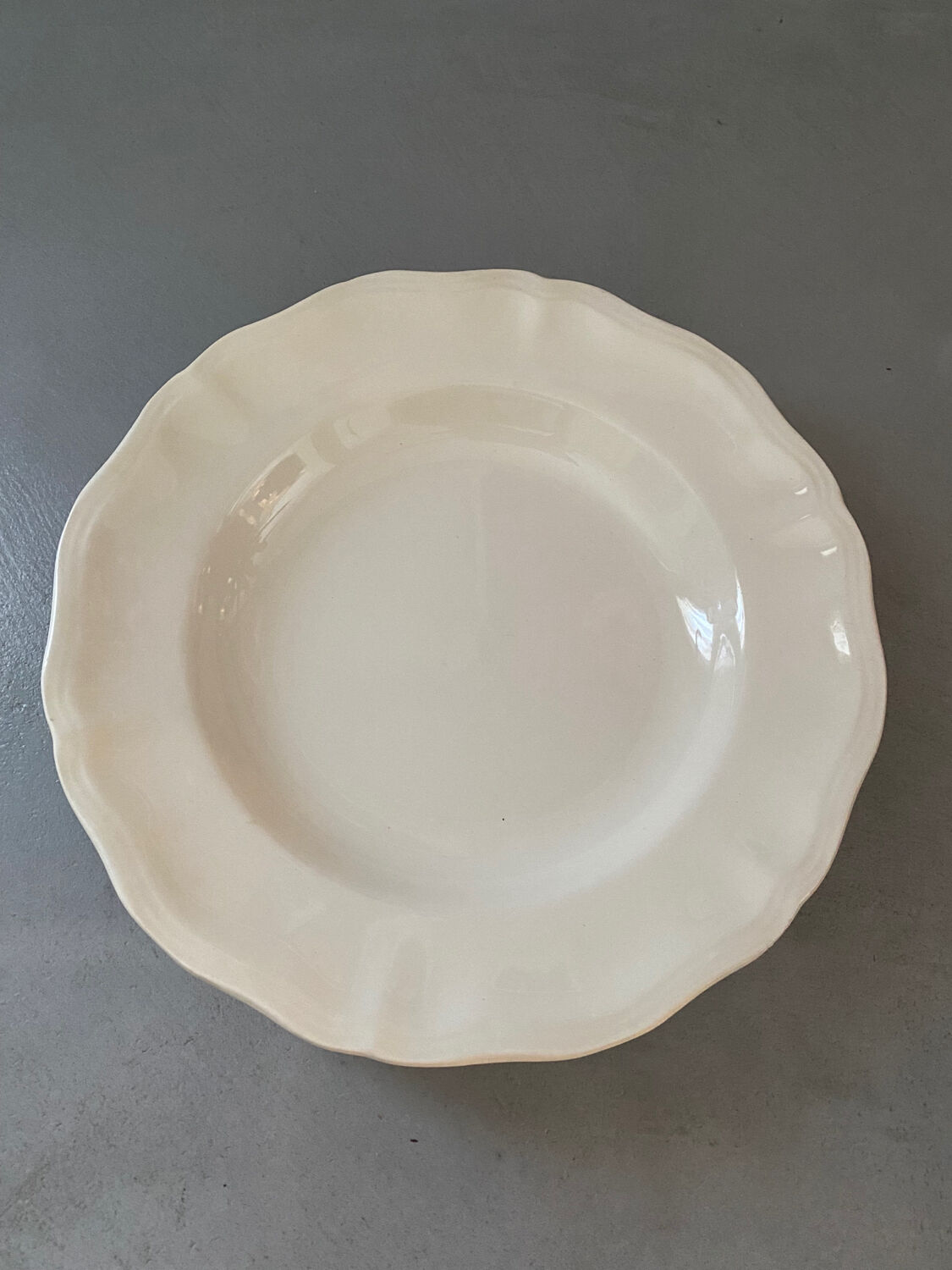 8 white porcelain plates