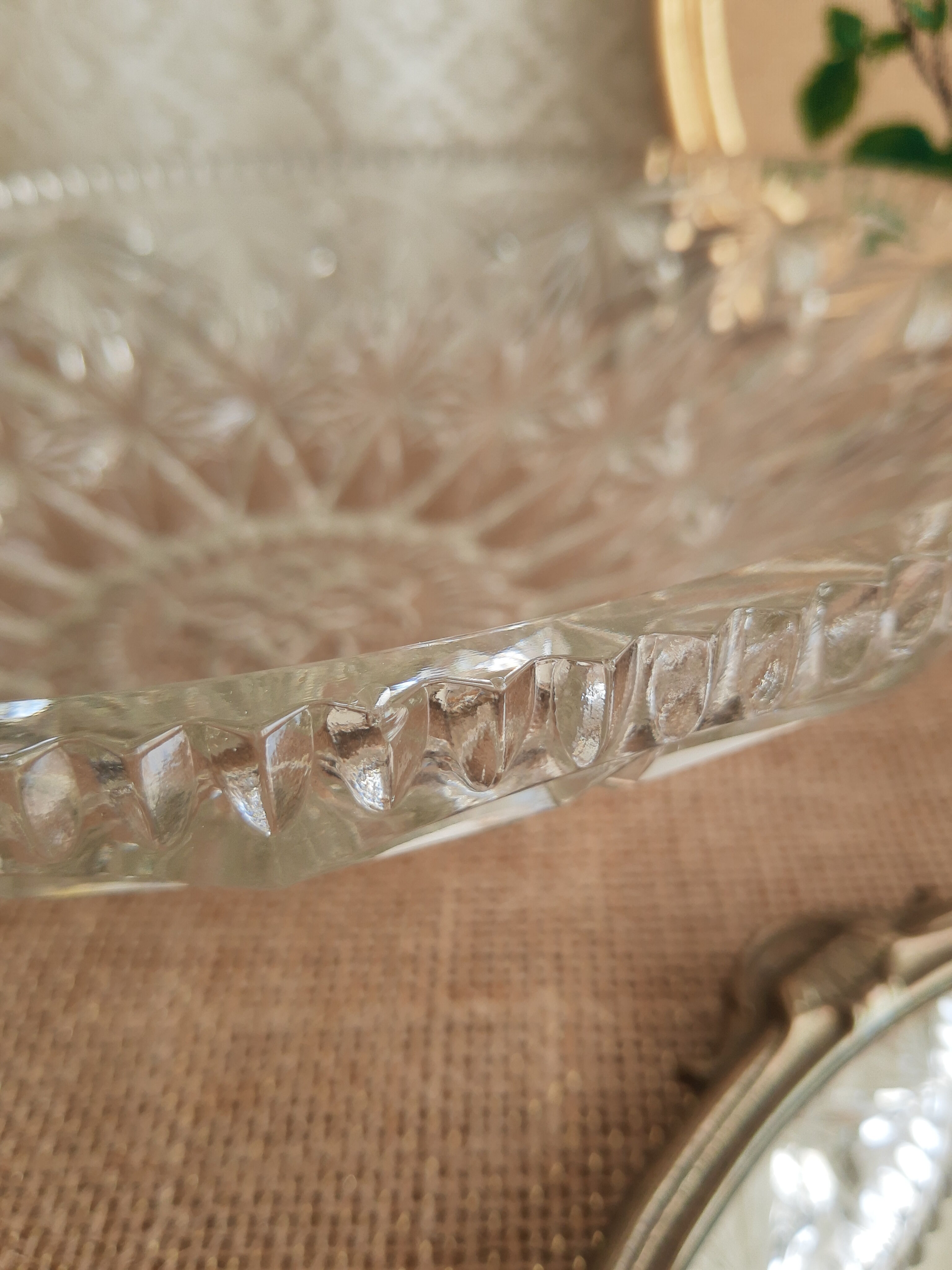 Large chiseled glass fruit cup