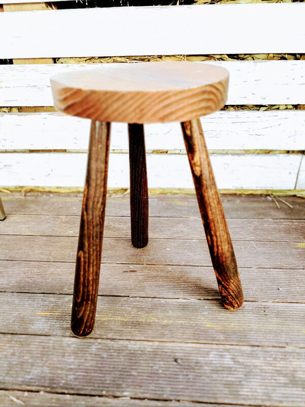 Farm tripod stool