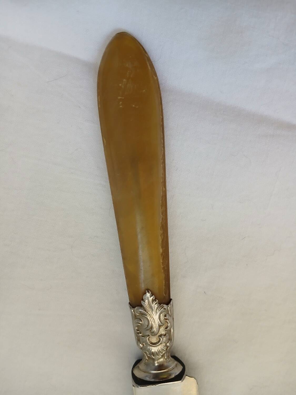 10 antique horn and steel knives