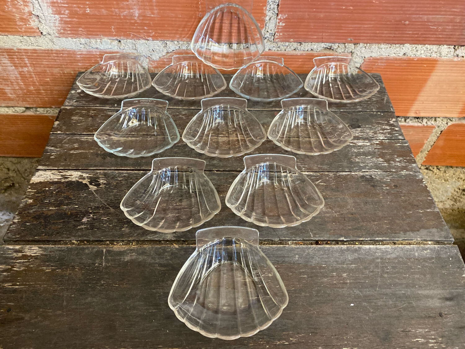 Series 11 PYREX Shell-Shaped Scallop Dishes Moulded Glass France