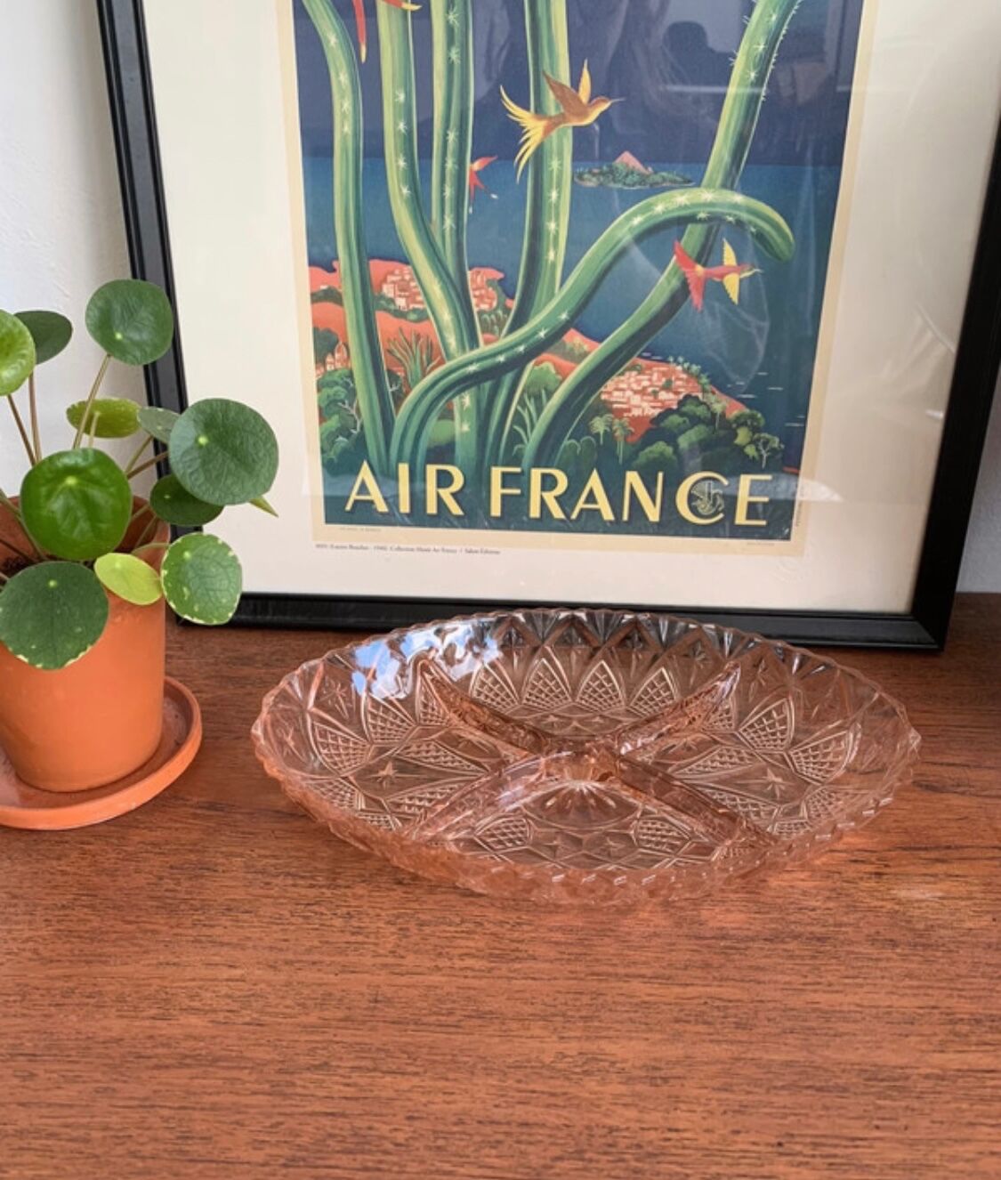 Vintage aperitif dish in chiseled pink glass