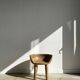 Chaise quadripode assise ronde à petit dossier en manguier naturel monoxyle