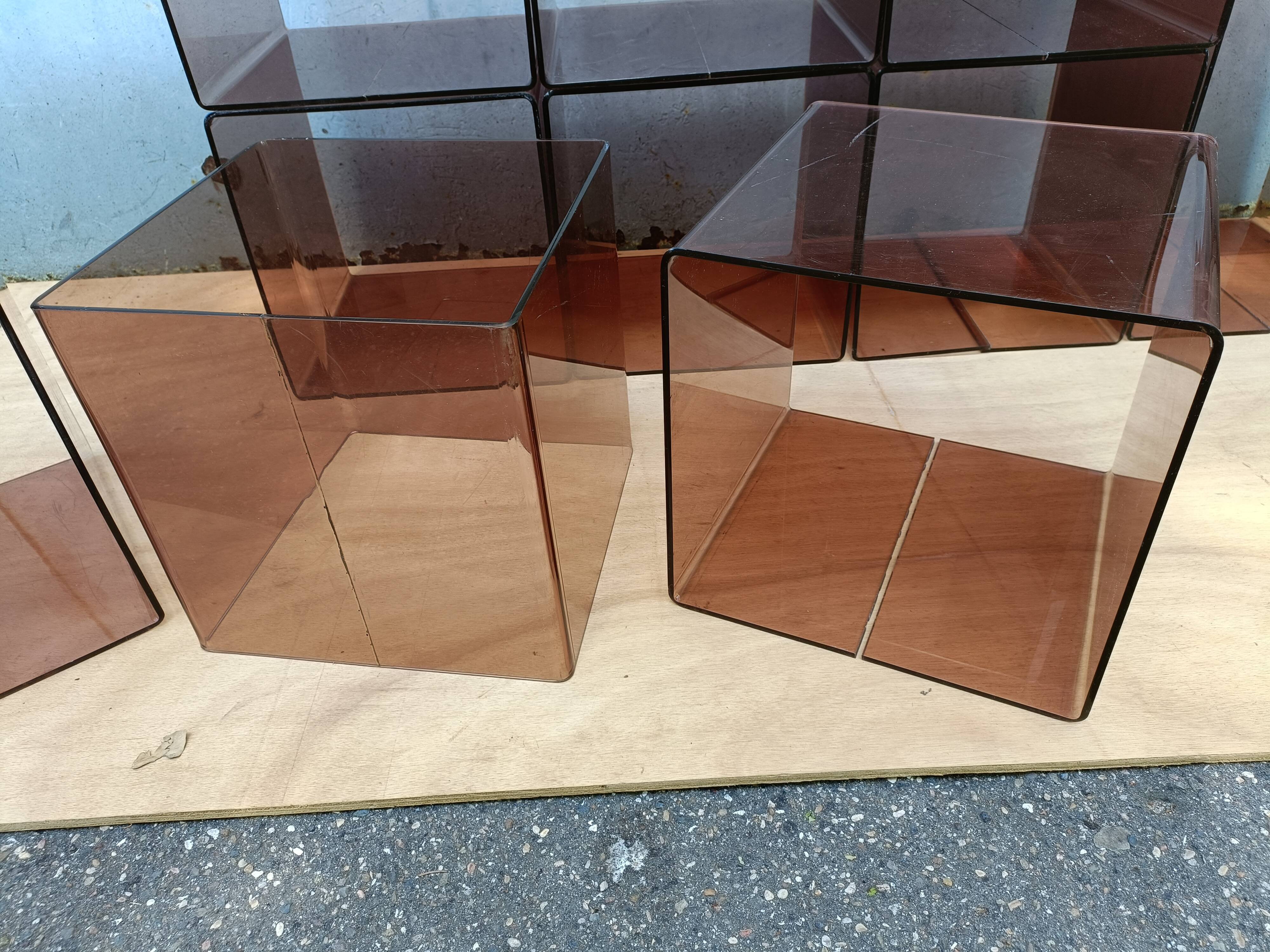 Cube shelves in smoked plexi year 70
