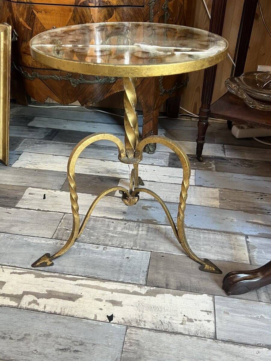 Pair of small side tables or end tables in gilded wrought iron, typical of the 1950s/1960s.