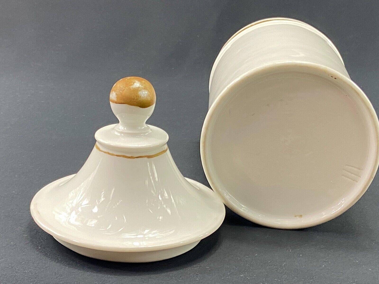 Old Paris 19th century porcelain medicine jar marked UNG:NUTRIT:
