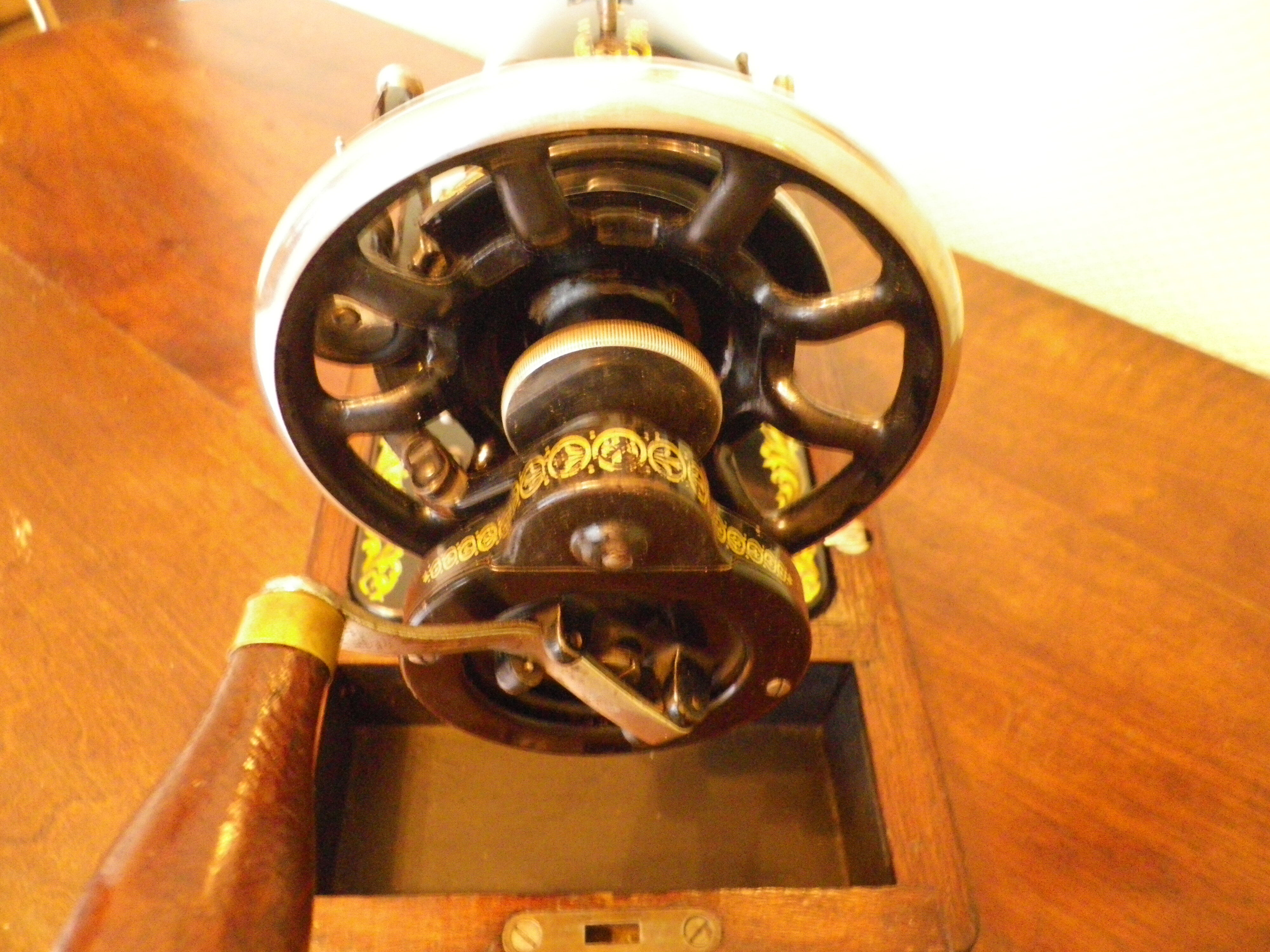 Singer sewing machine, portable, manual - Years 1926/1927