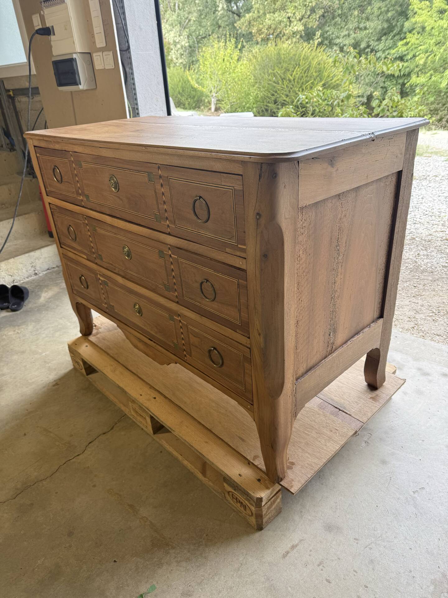 Pantaloon Chest