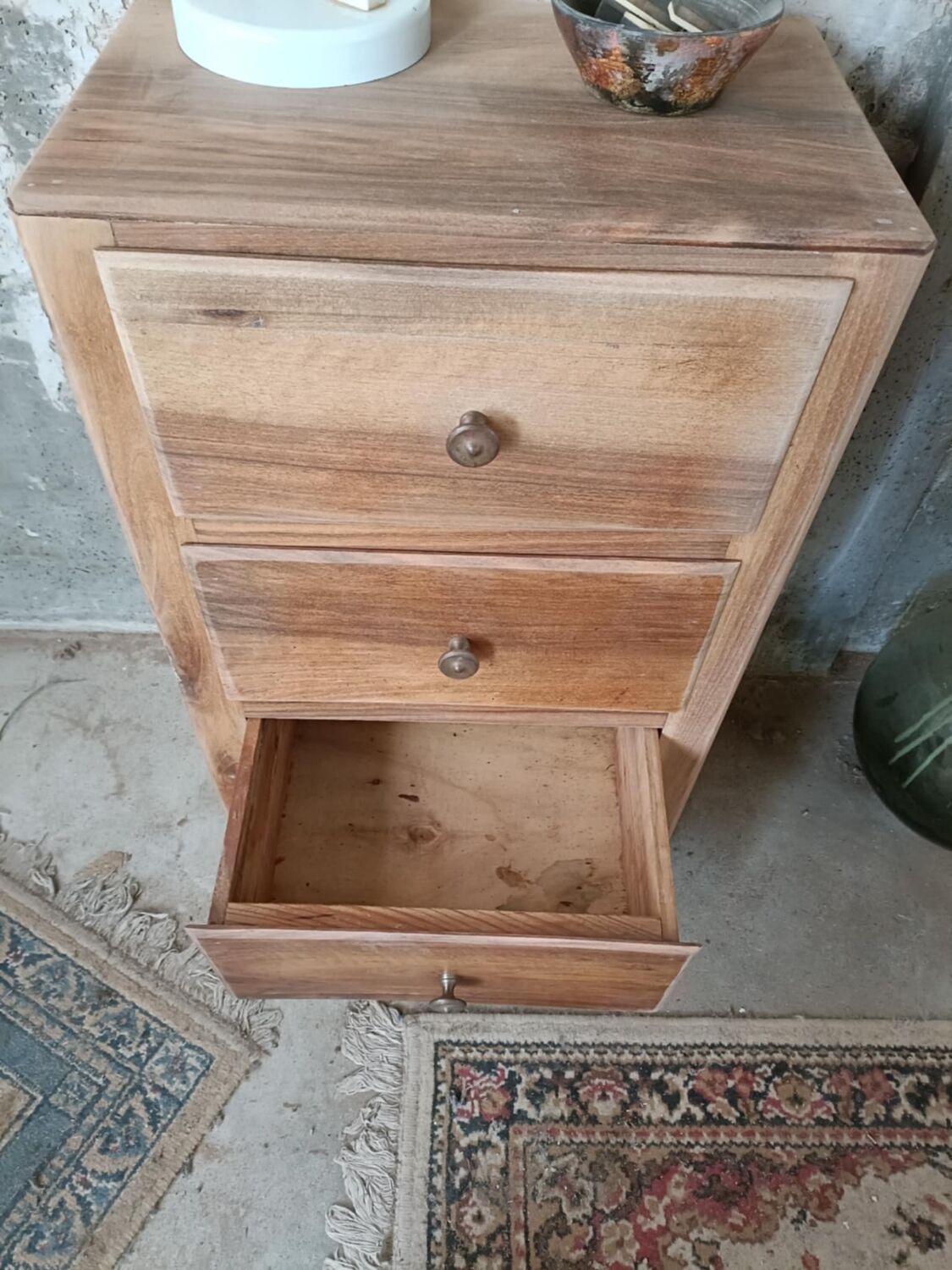 Chest of drawers