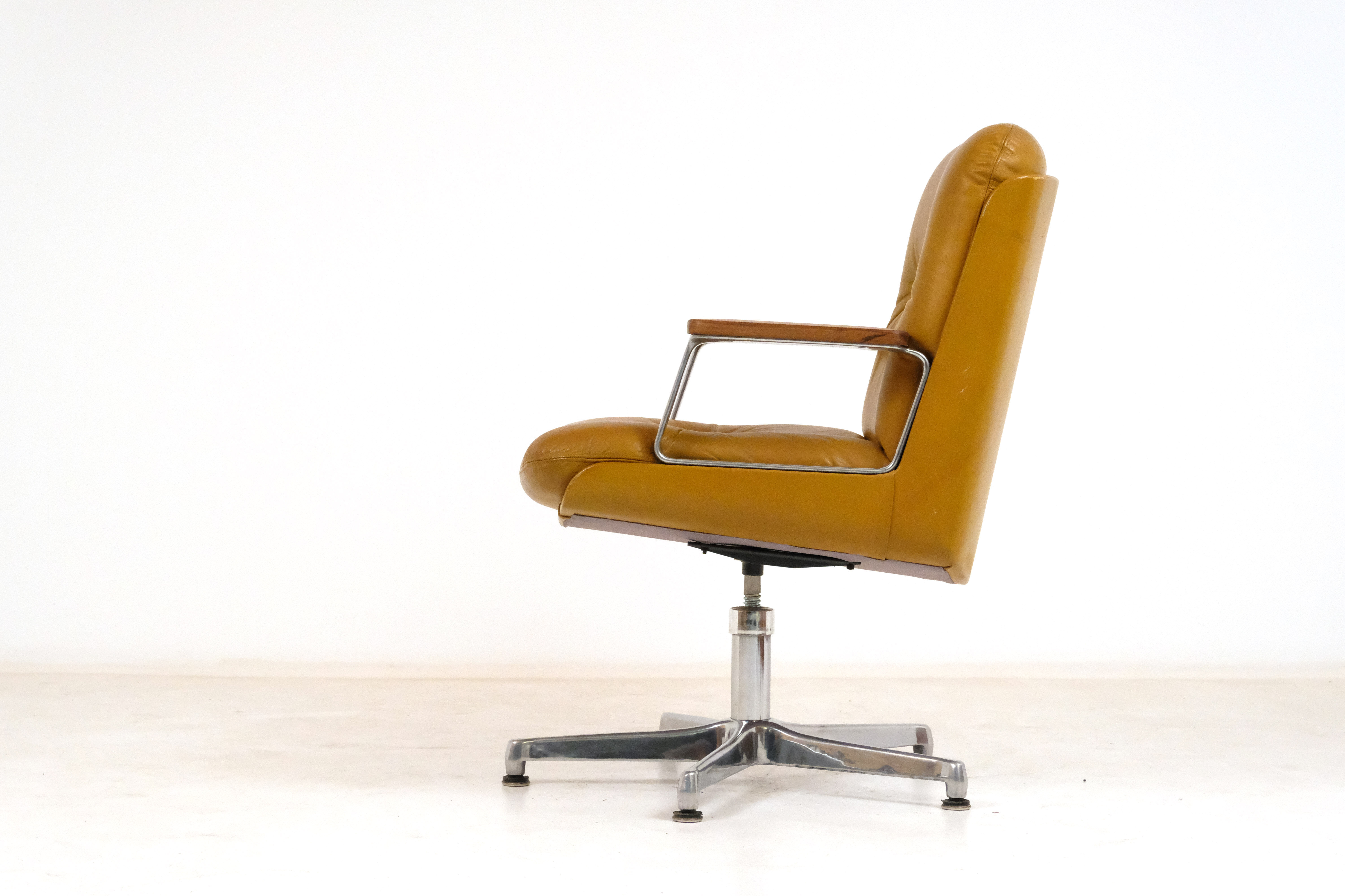 Vaghi leather, aluminium and teak office chair 1970s