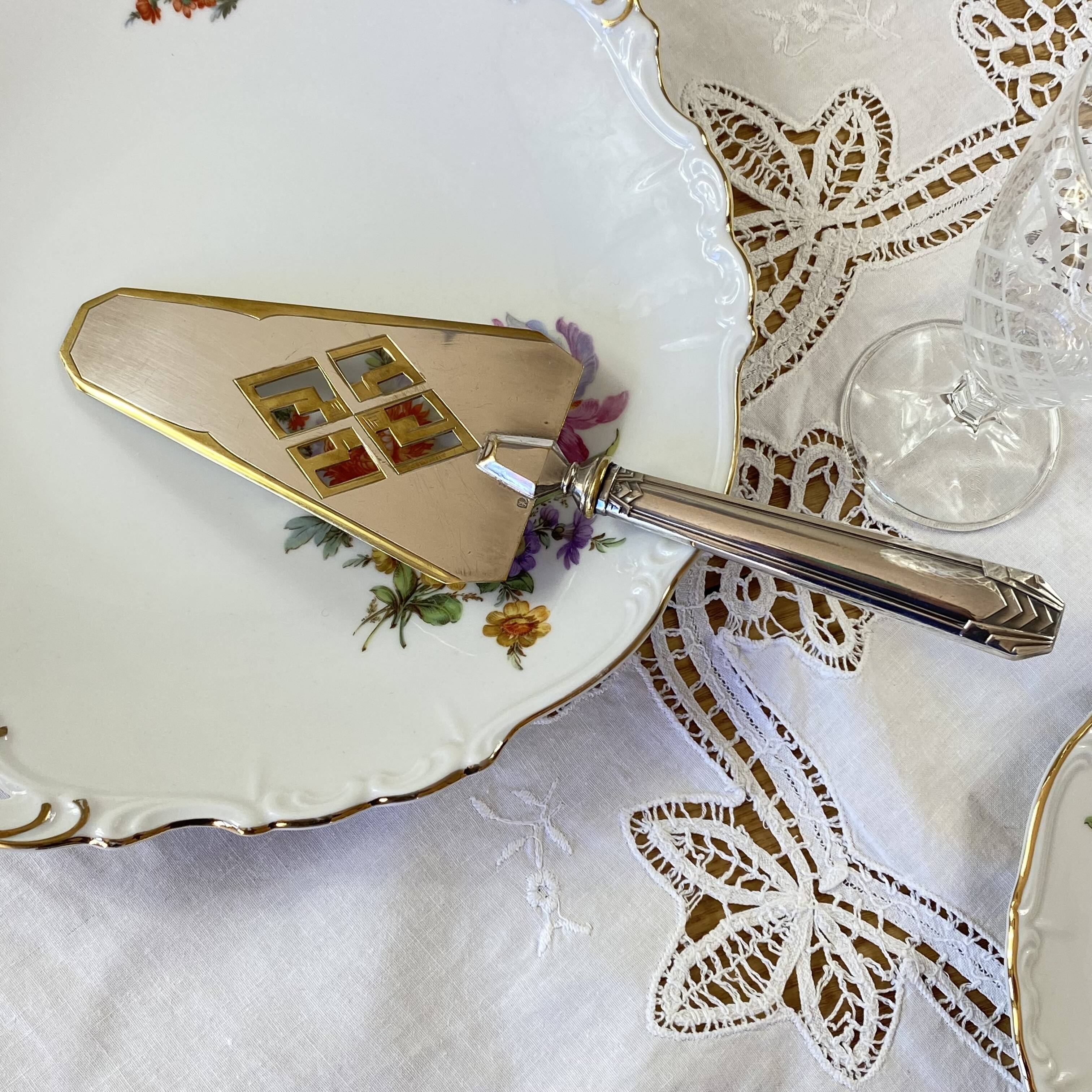 Two-tone silver-plated Art Deco cake or pie server