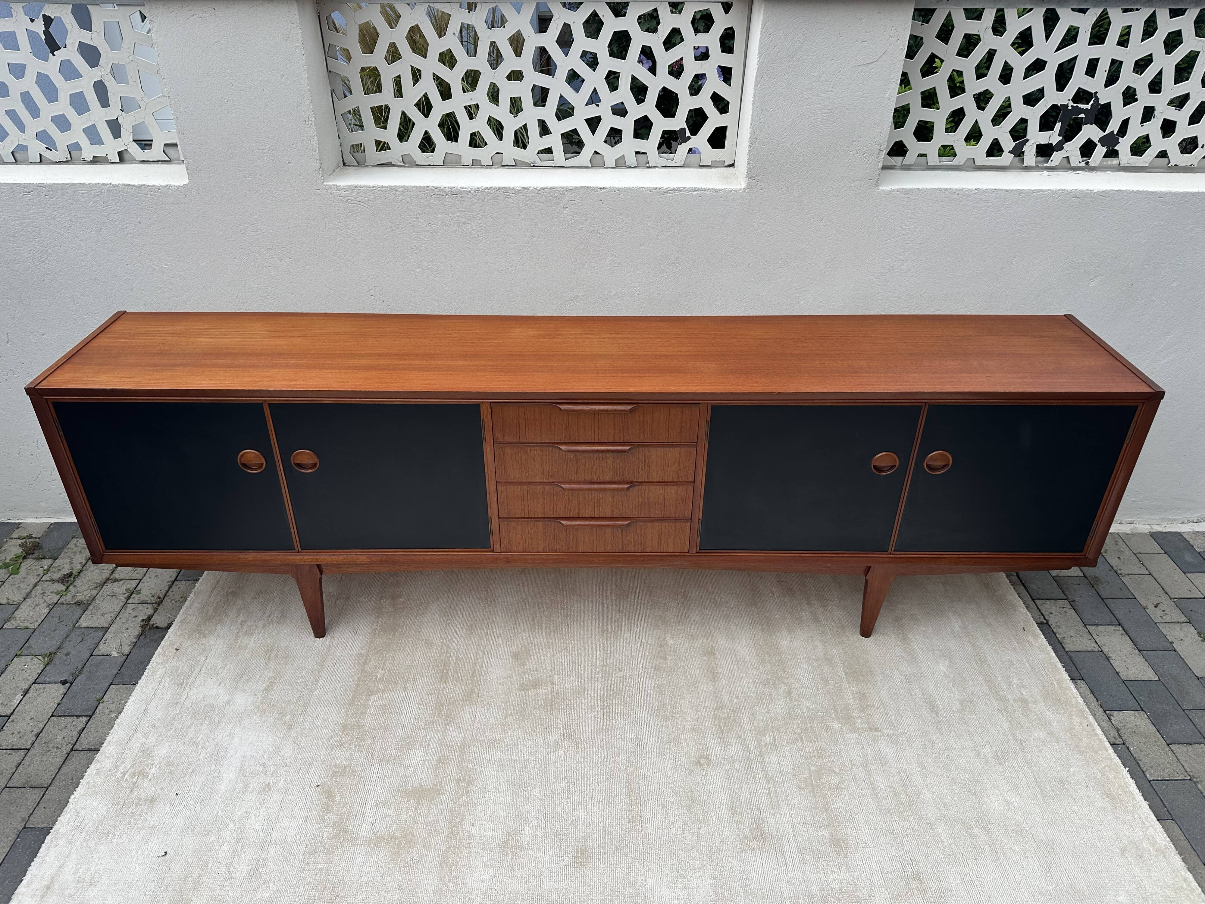 Grande enfilade Rudolf Bernd Glatzel pour Fristho