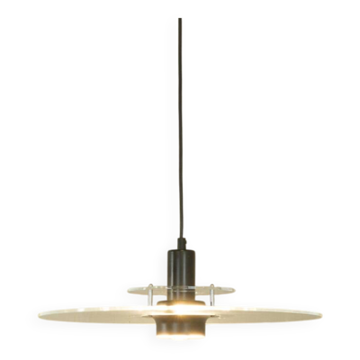 Lampe de plafond de l'ère spatiale par Ikea des années 1980 avec deux plaques en plexiglas et un cache en plastique noir injecté.