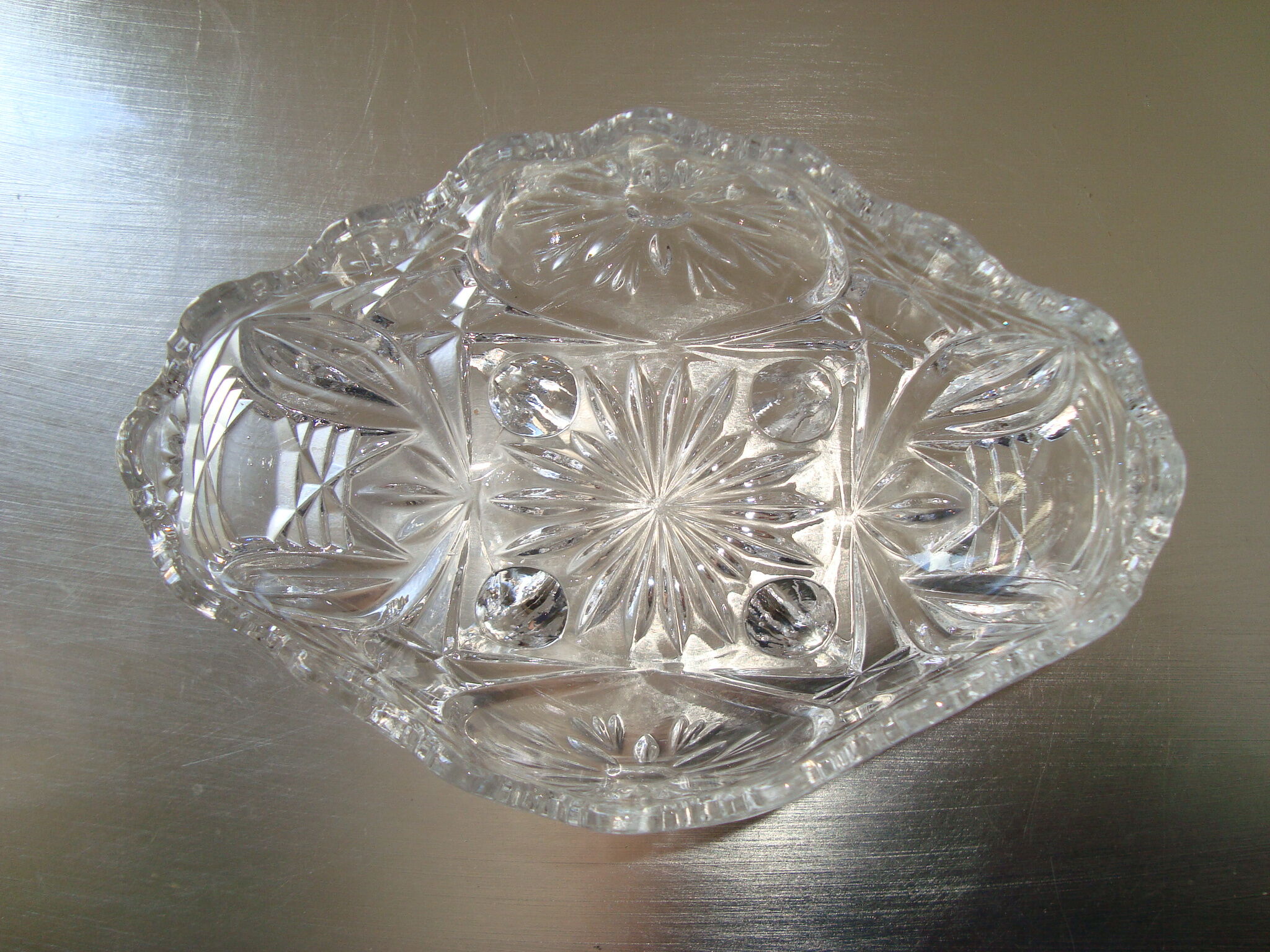 Cut gardener crystal cut center of table 4 feet