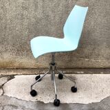 Mauï Kartell office chair design Vico Magistretti swivel wheel