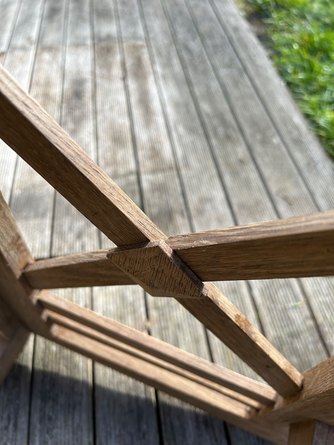Art Deco wall-mounted coat rack in grey oak
