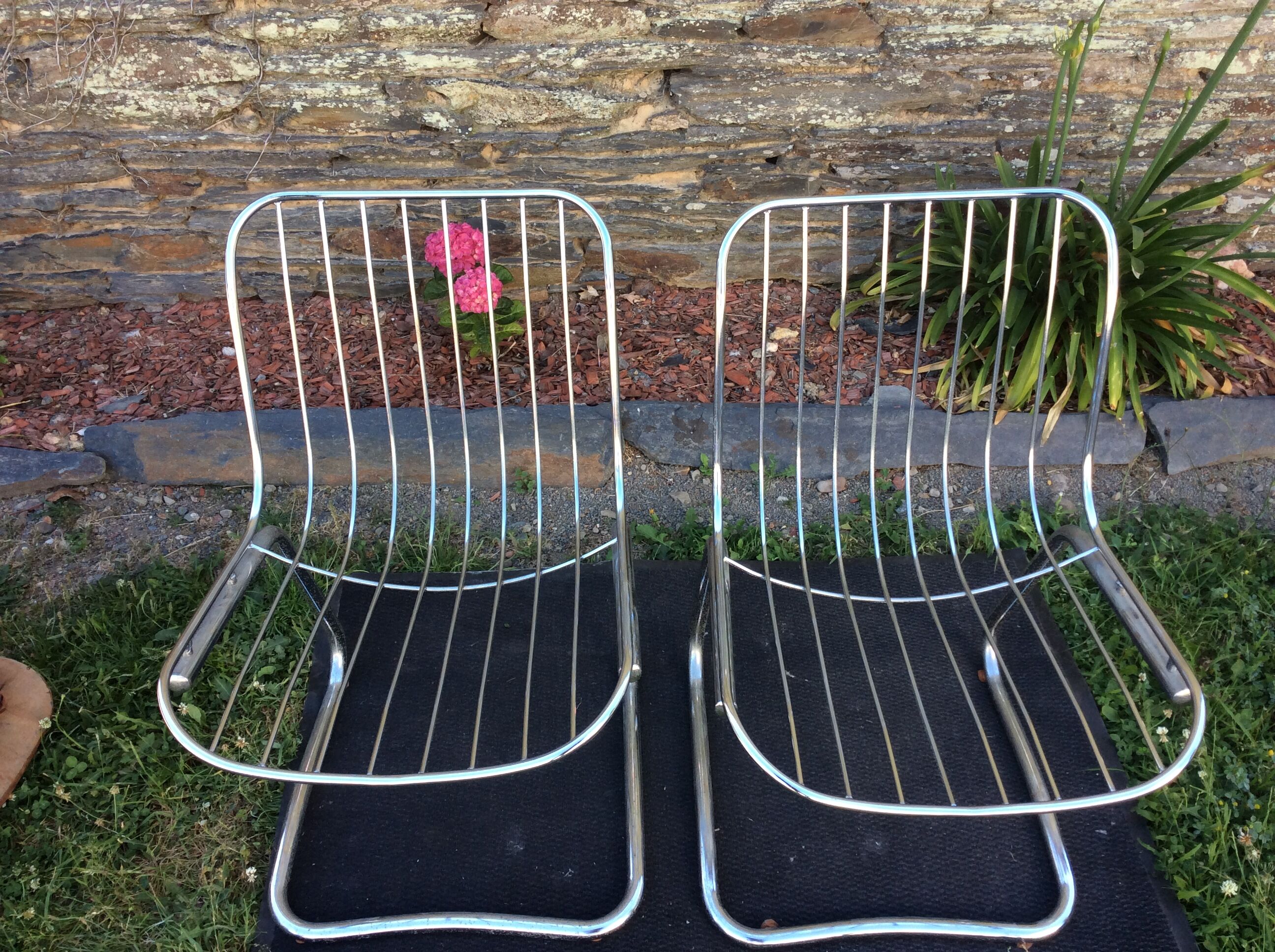 Pair of vintage armchairs in chrome tubular steel