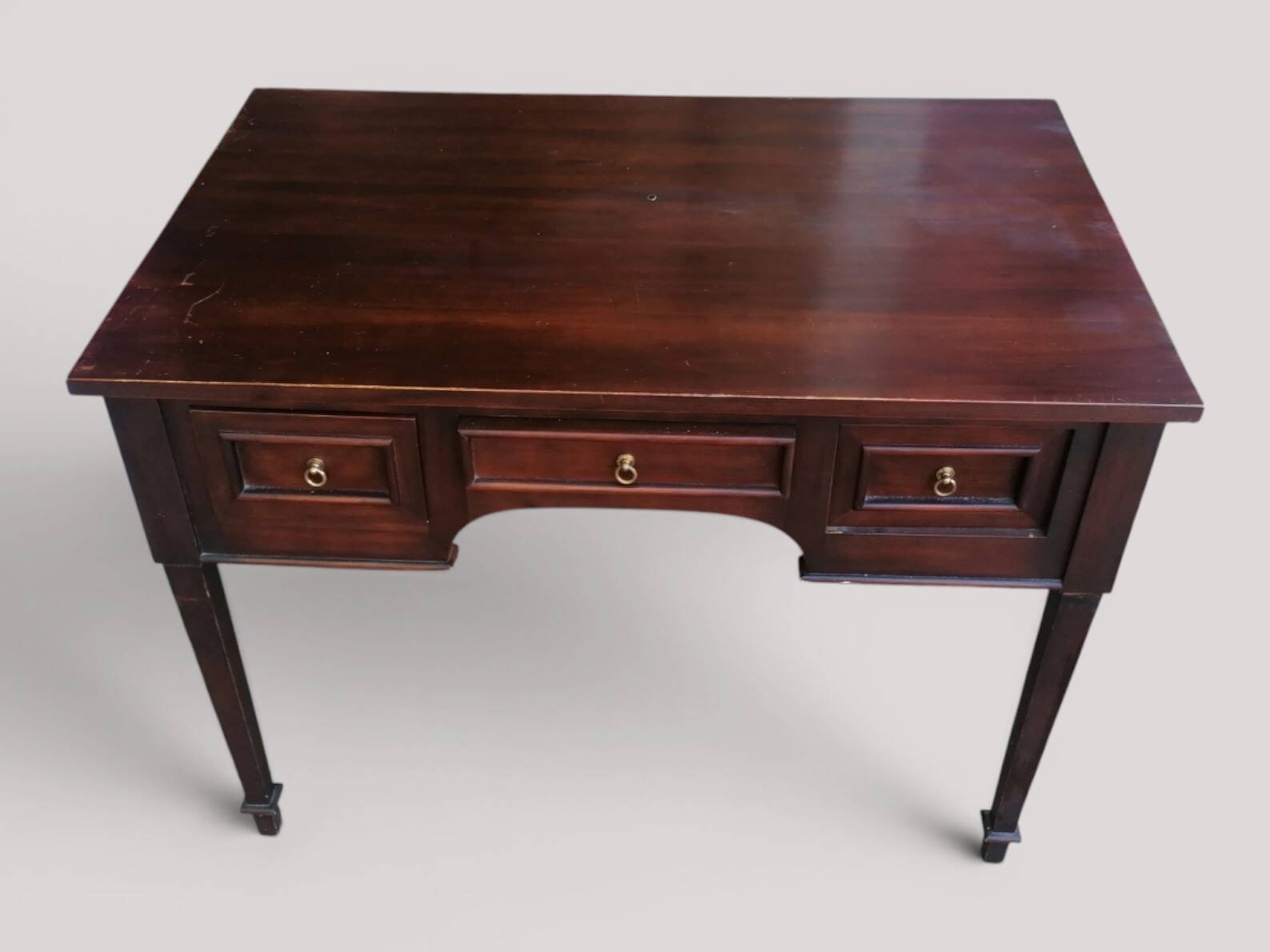 Small English desk inspired by Louis XVI - Dark academia.