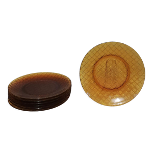 7 assiettes plates en