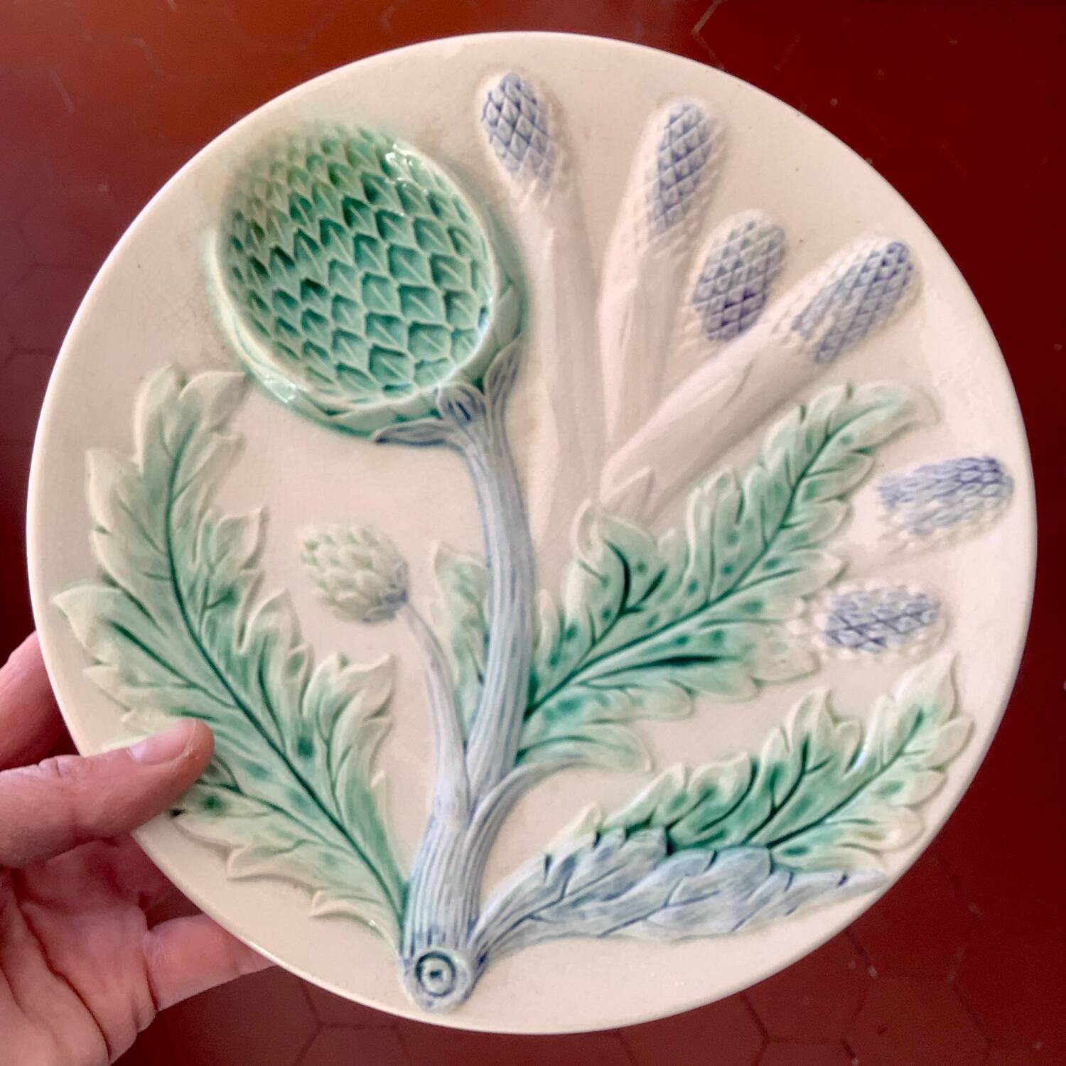 Plate of adparagus artichoke in barbotine