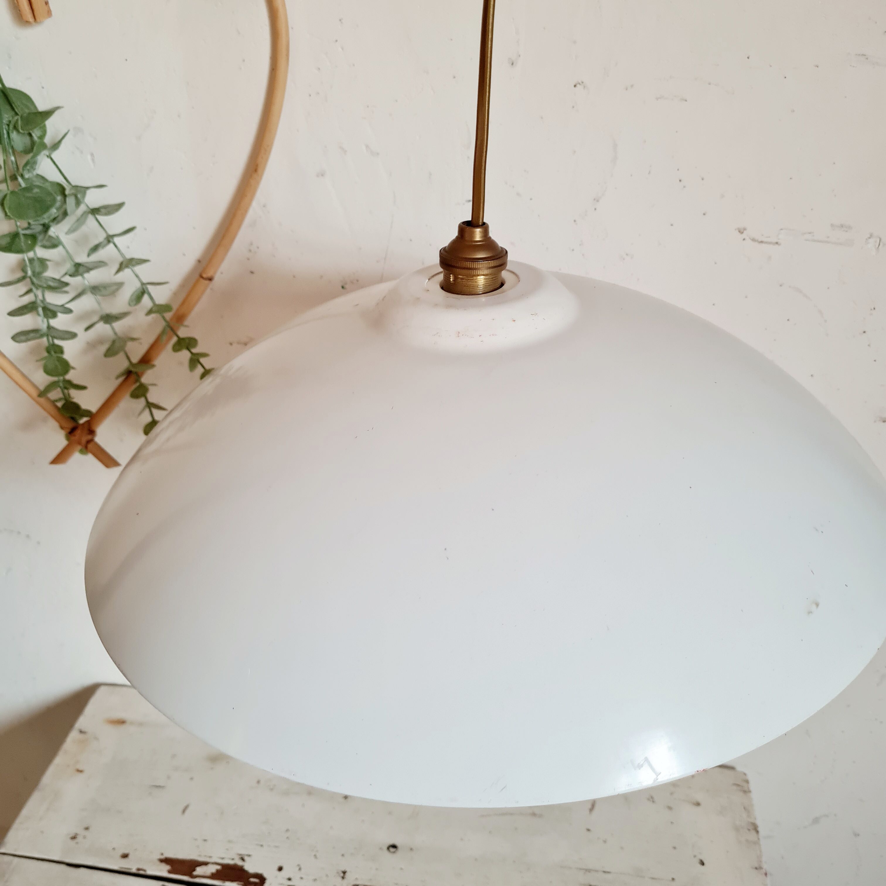 White metal suspension 70s