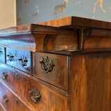 Commode ancienne en ronce de noyer du XVIIIe siècle