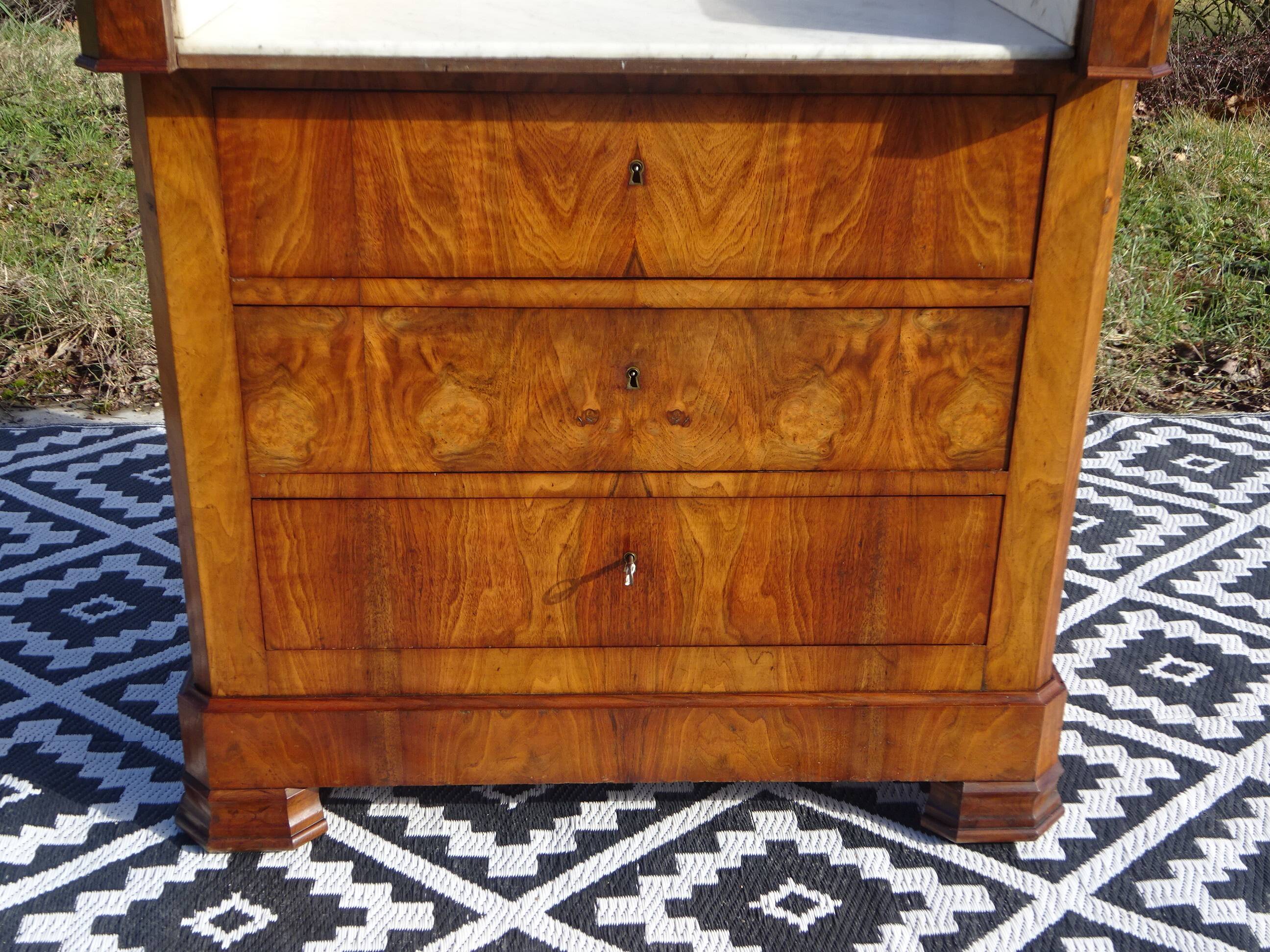 Commode coiffeuse, système en chemin de fer