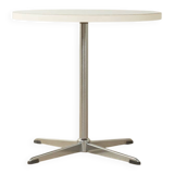 Timeless bistro table with star-shaped aluminium base