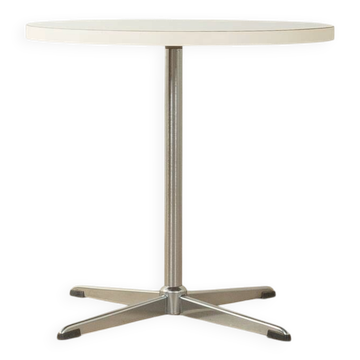 Table de bistrot intemporelle avec base en aluminium en forme d'étoile