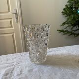 Vase en verre transparent ciselé