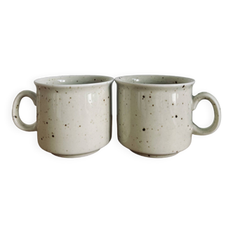 Duo of stoneware cups