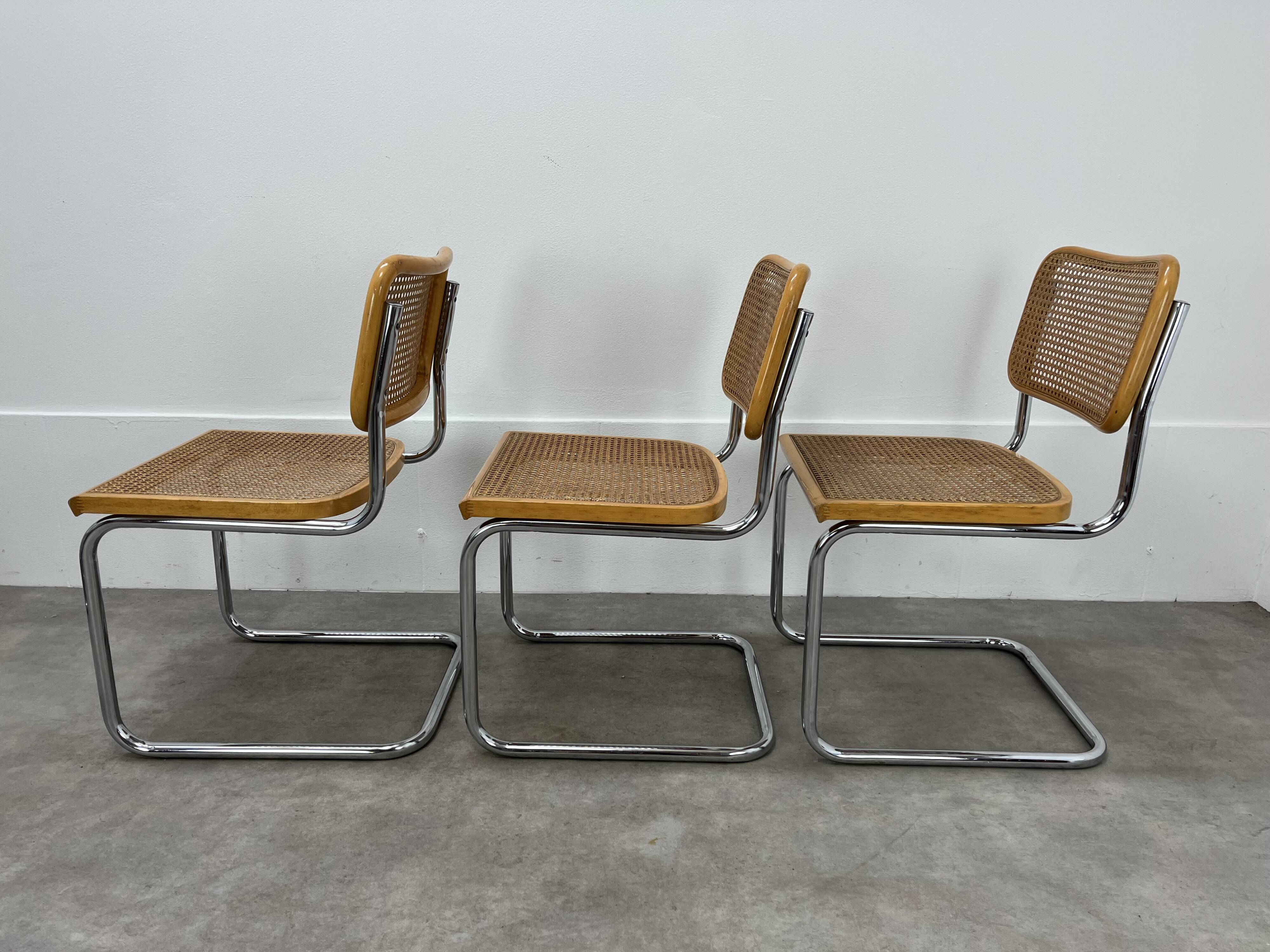 3 chaises Cesca B32 par Marcel Breuer