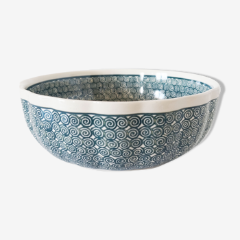 Salad bowl green circular pattern