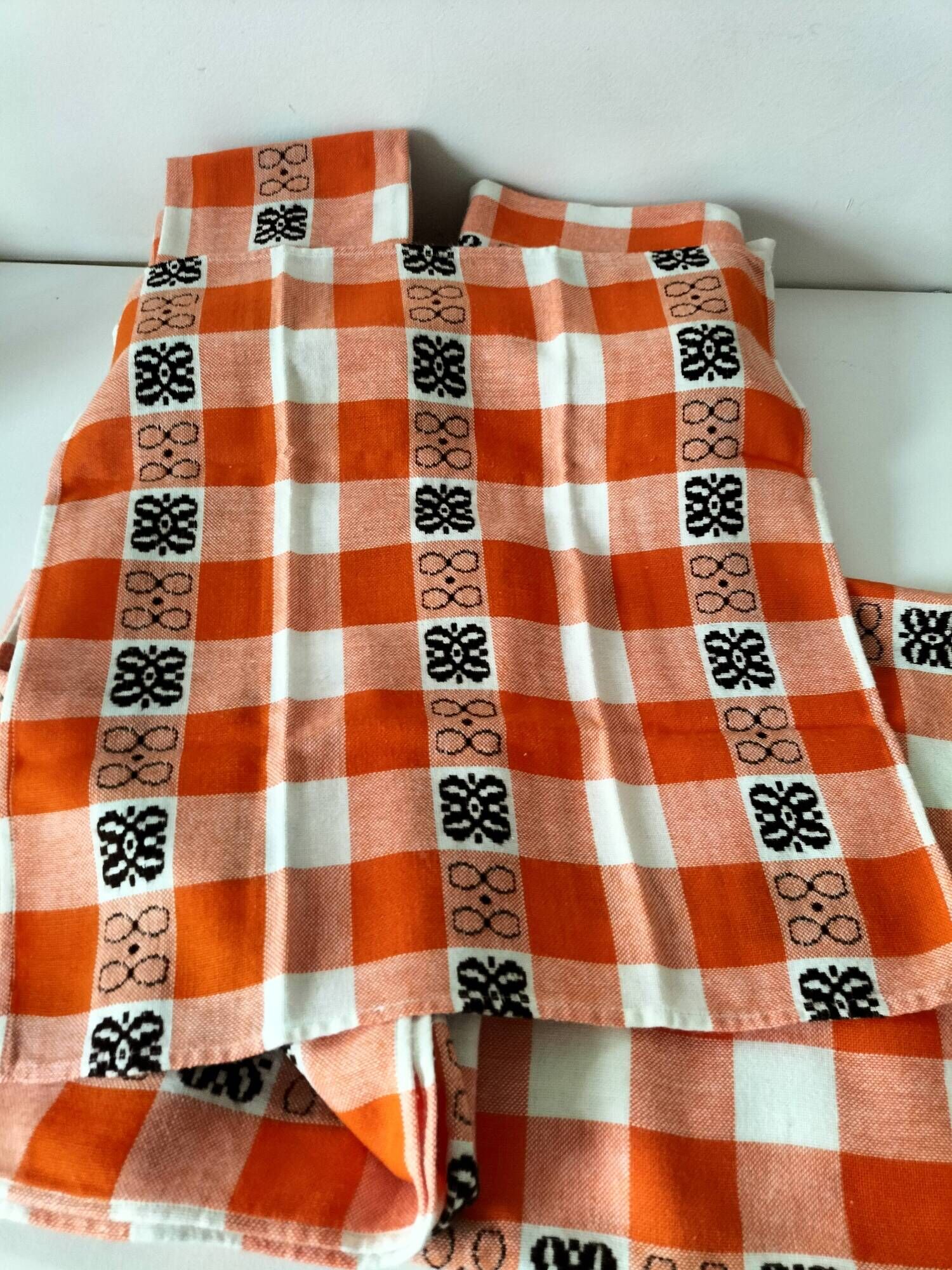 Tablecloth and 14 napkins – orange – 60s-70s – bistro pop style