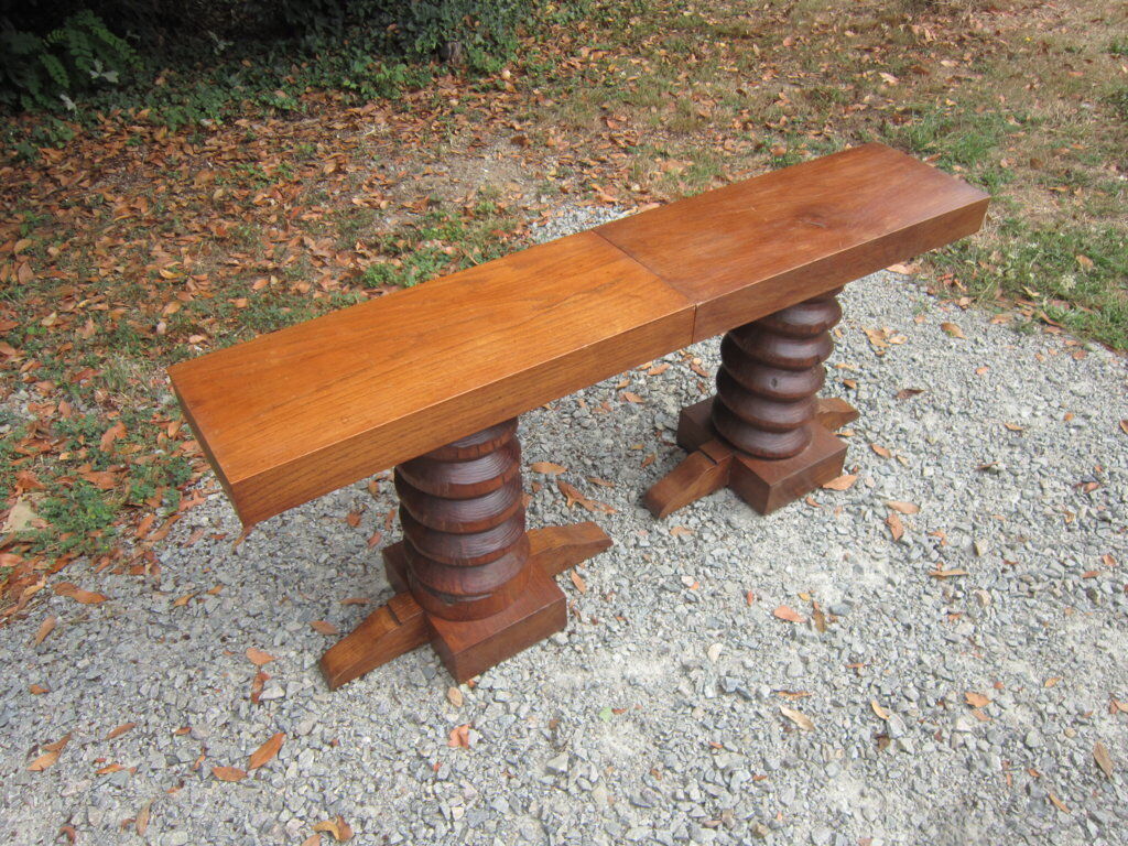 Pair of bedside tables press screws