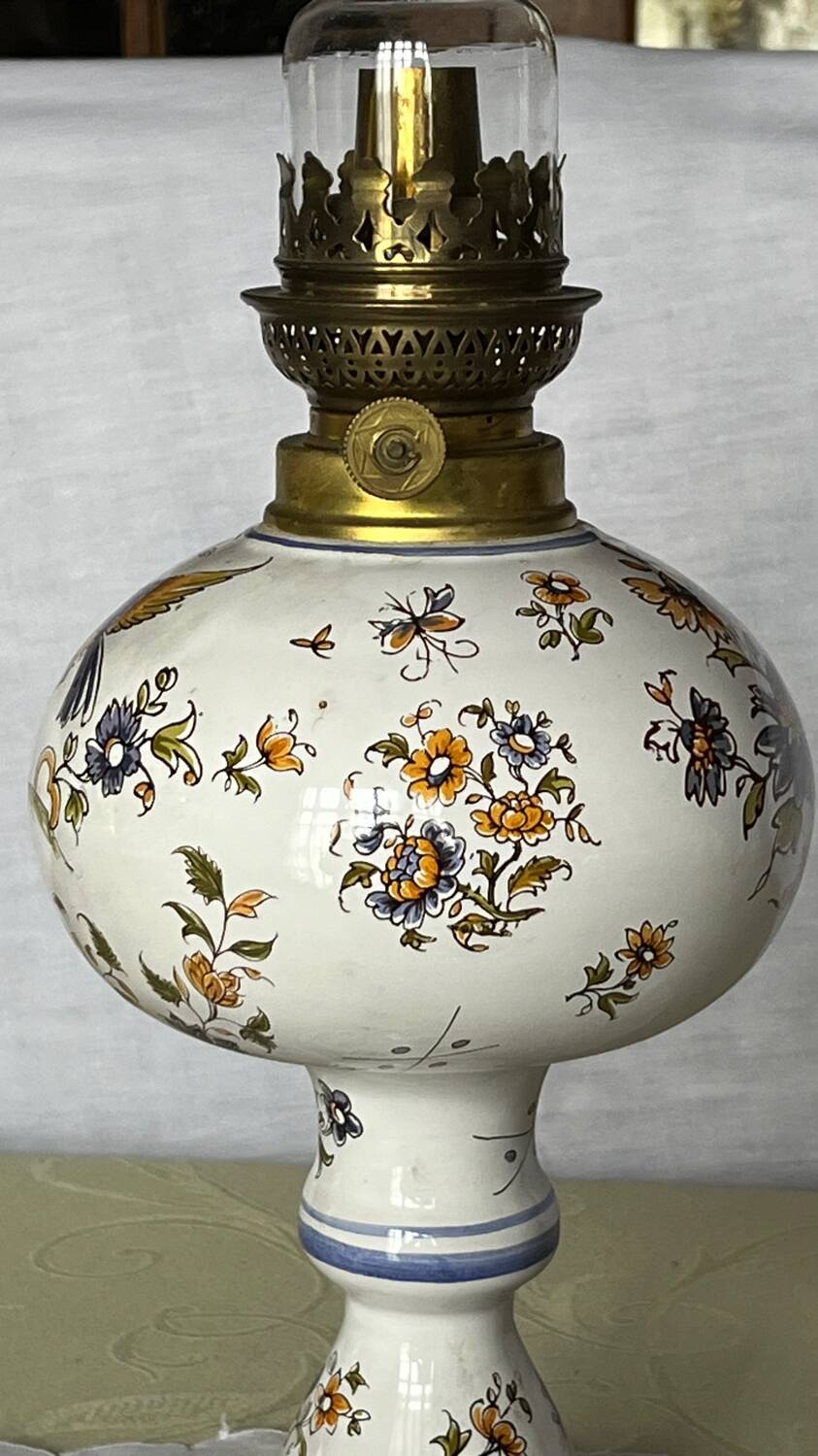 Moustiers earthenware decor kerosene lamp