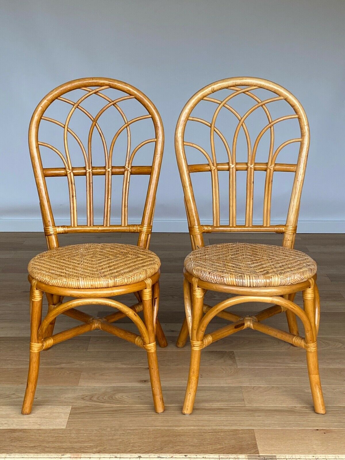 Suite de 4 chaises rotin 1970bois cintre belle patine