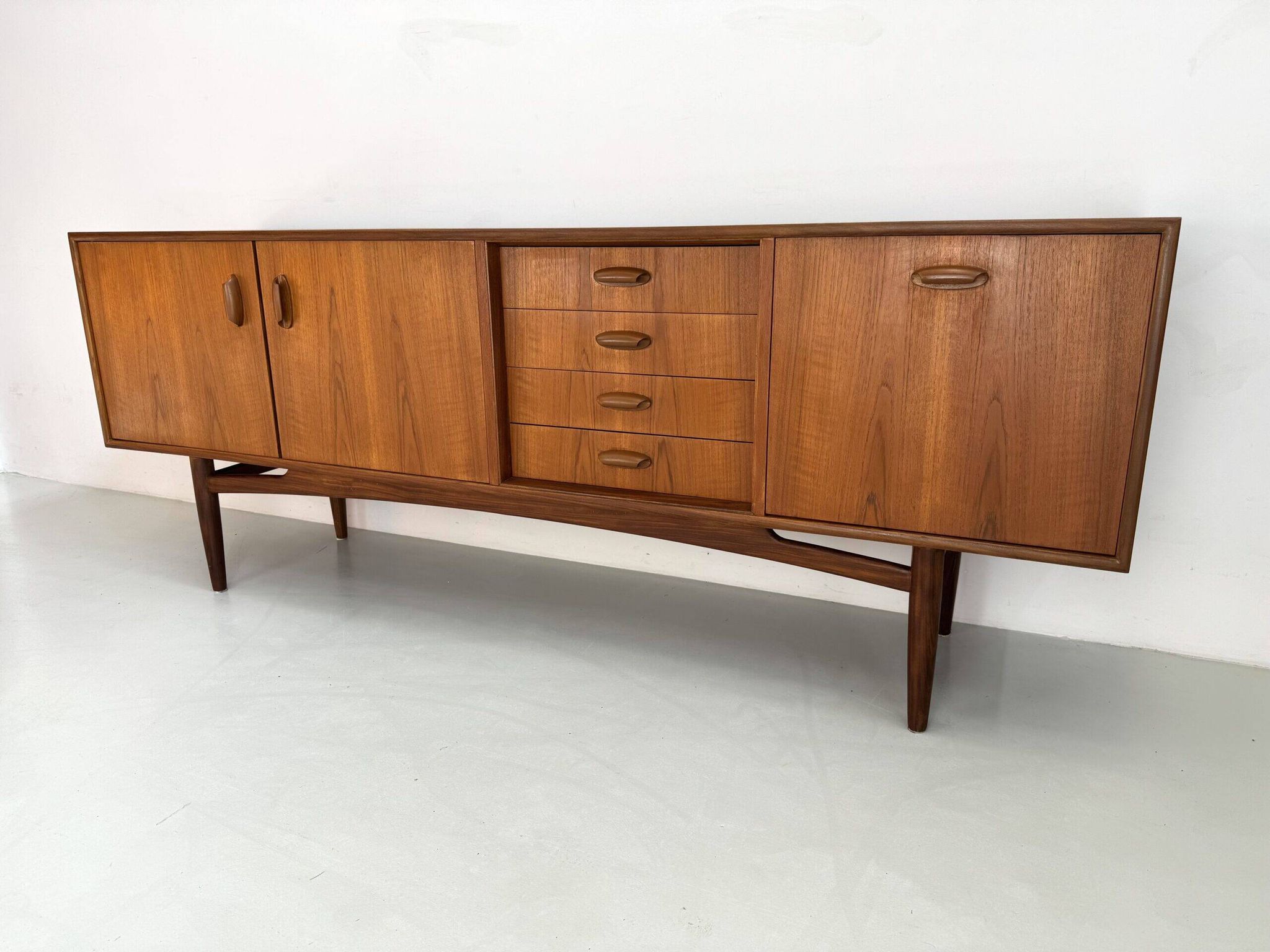 Buffet vintage G-Plan.