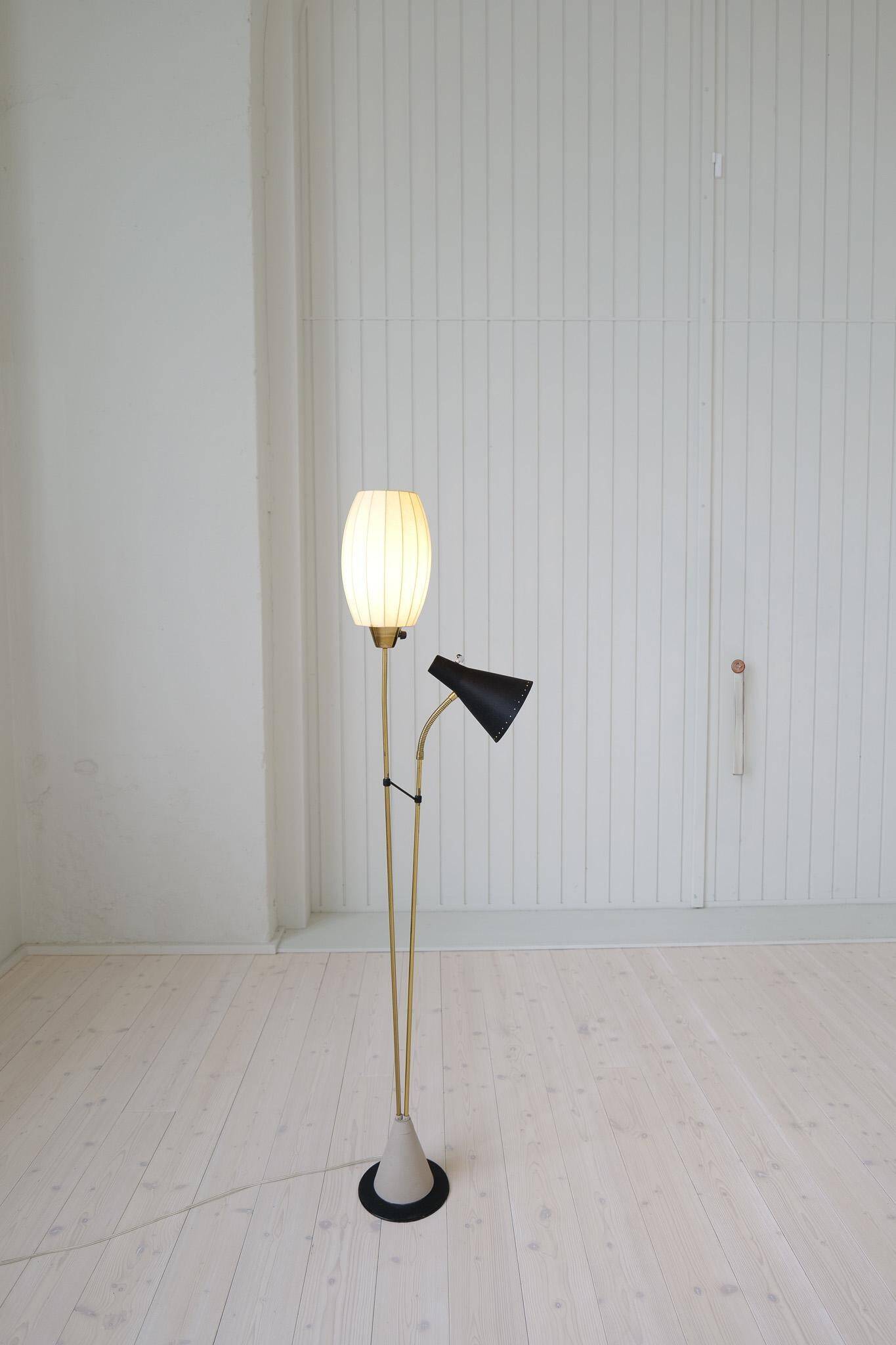 Mid-century floor lamp attributed to Hans Bergström for Ateljé Lyktan, Sweden 1950.