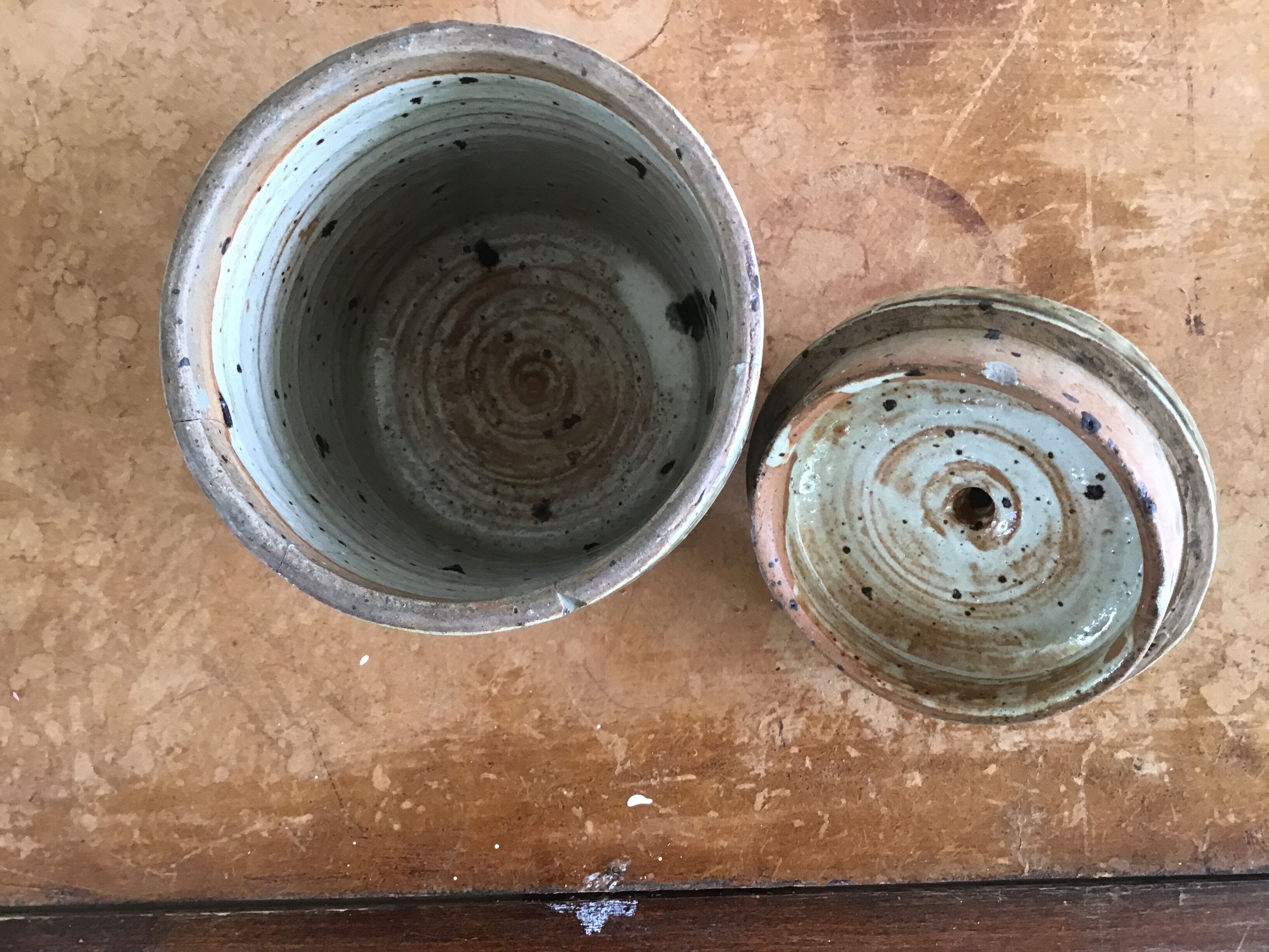 Glazed stoneware tobacco pot