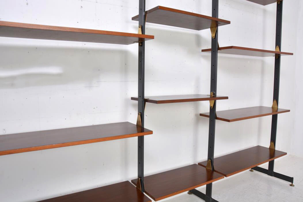 Italian freestanding shelf dating from the 60s