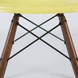Ensemble de 4 chaises à coque latérales Eames DSW originales Herman Miller jaune citron