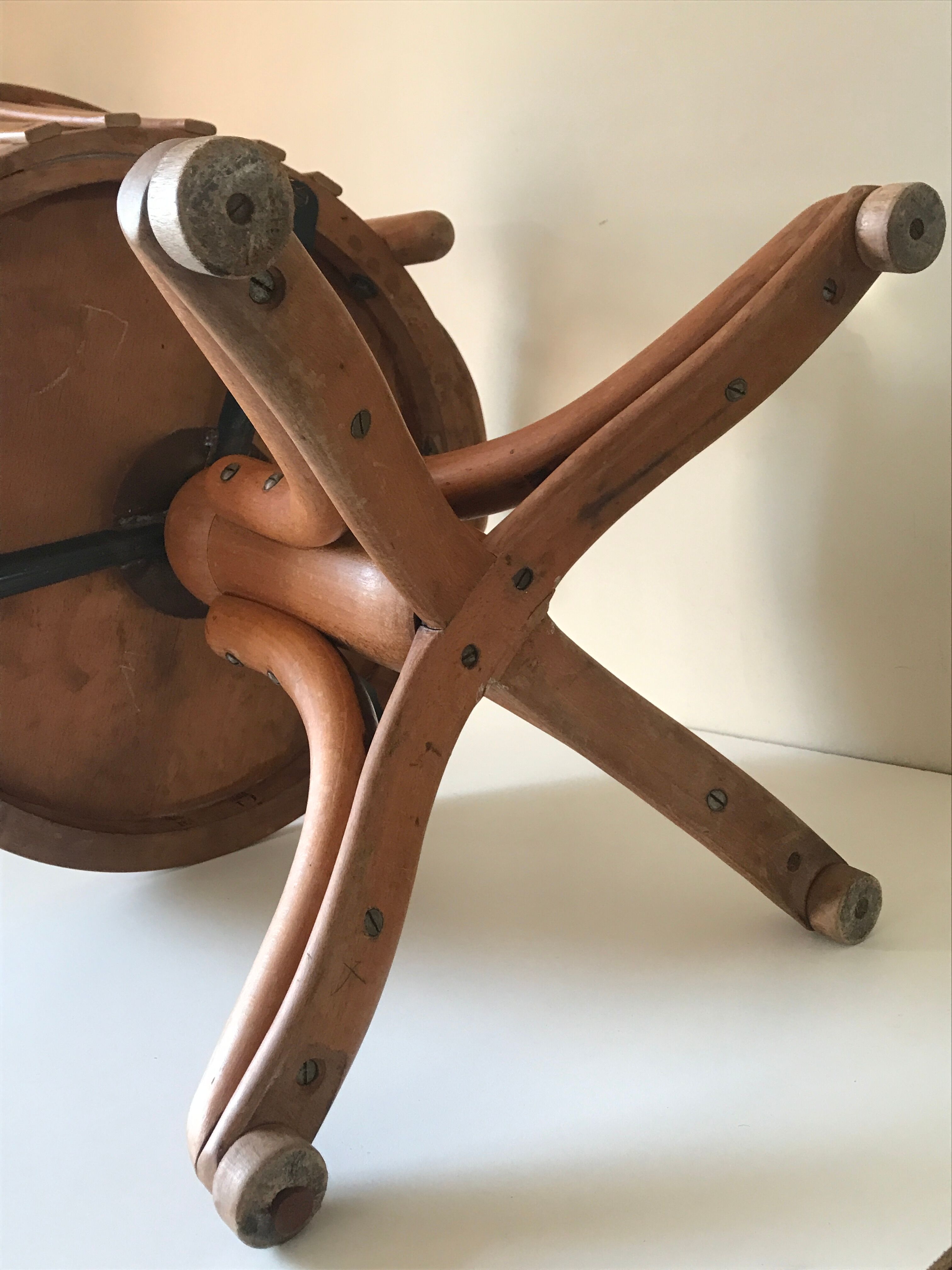 Fauteuil tournant thonet