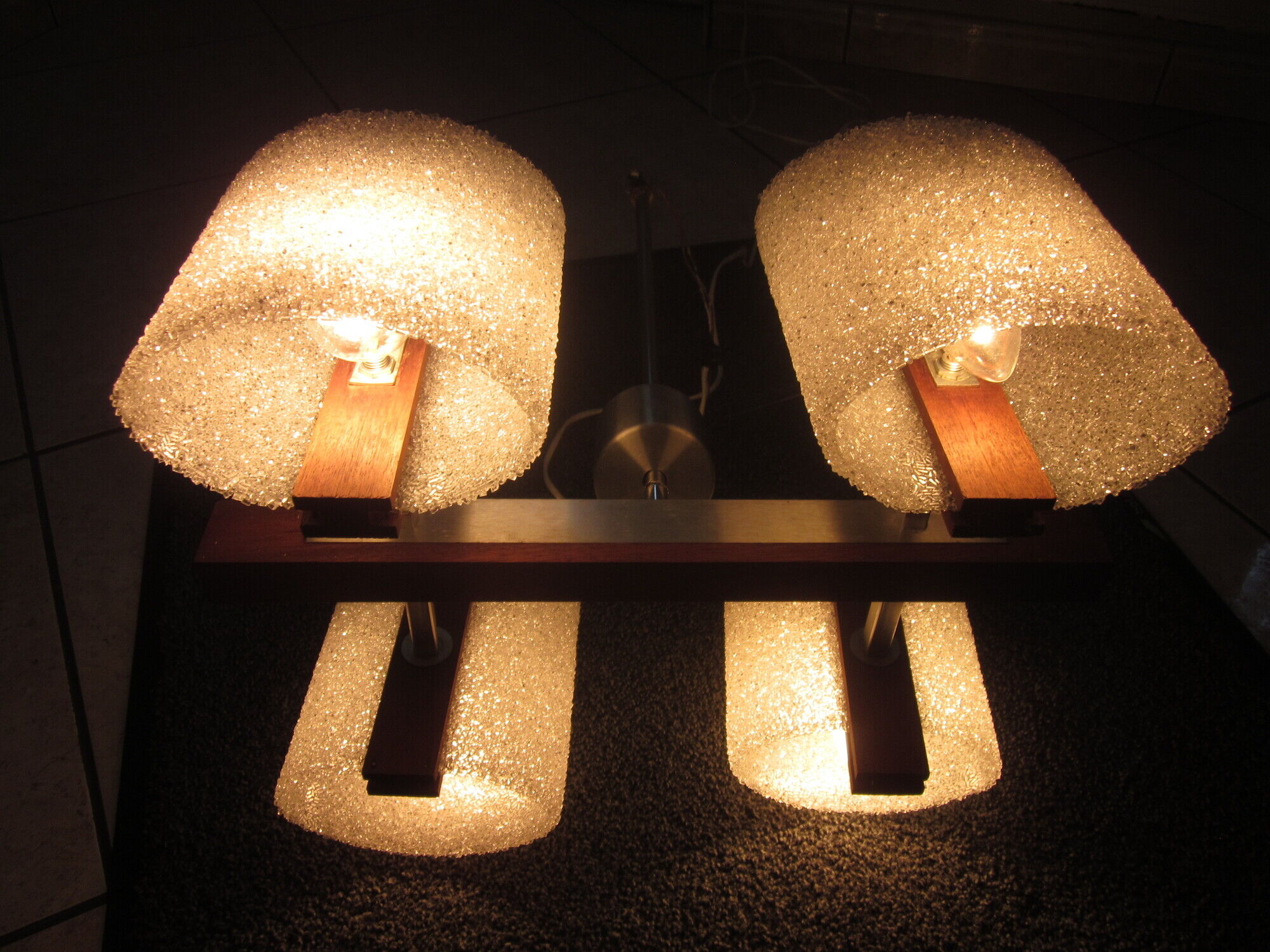Lustre scandinave en teck