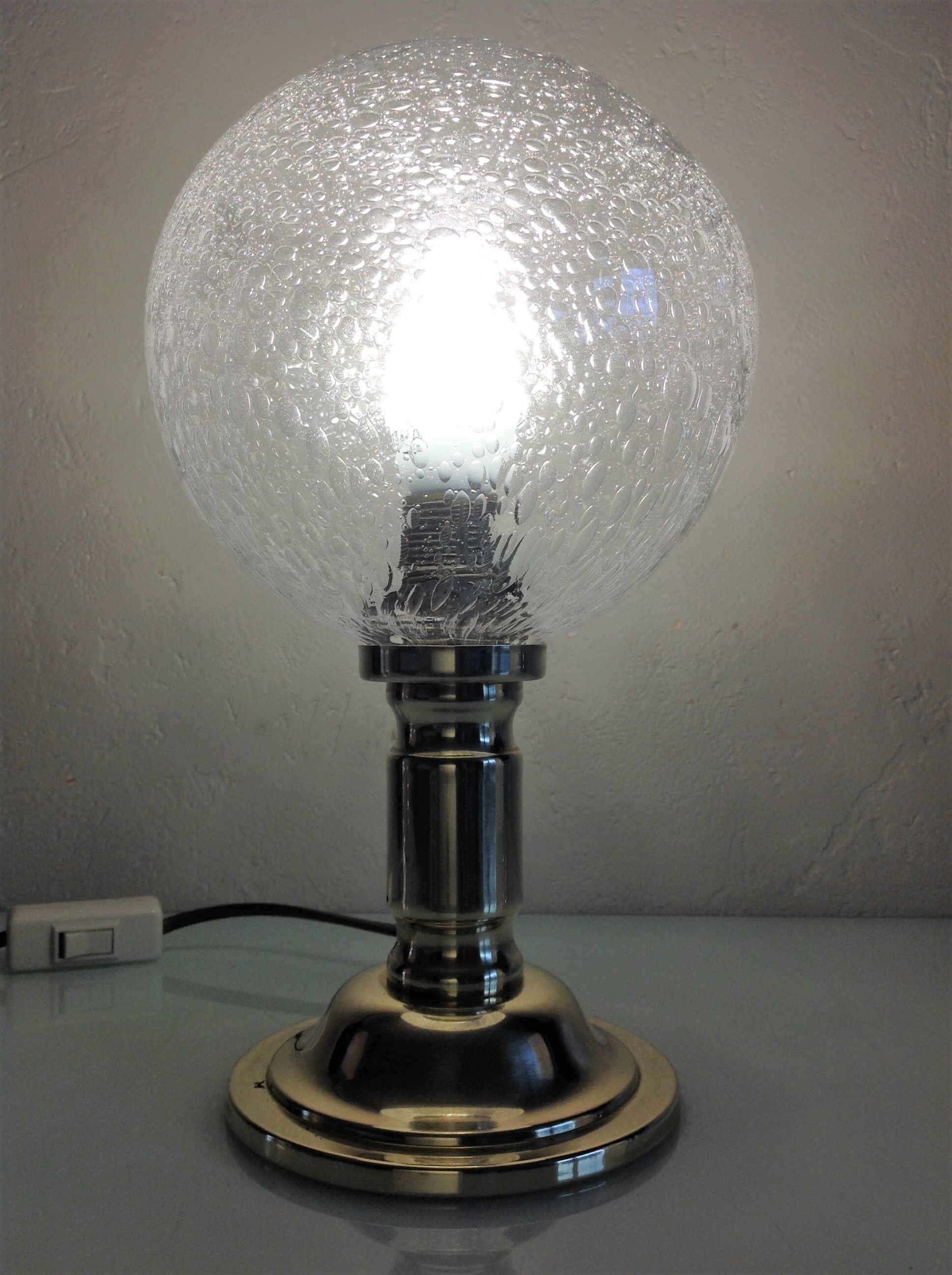 Lampe de chevet en laiton et globe en verre bullé vintage années 60-70