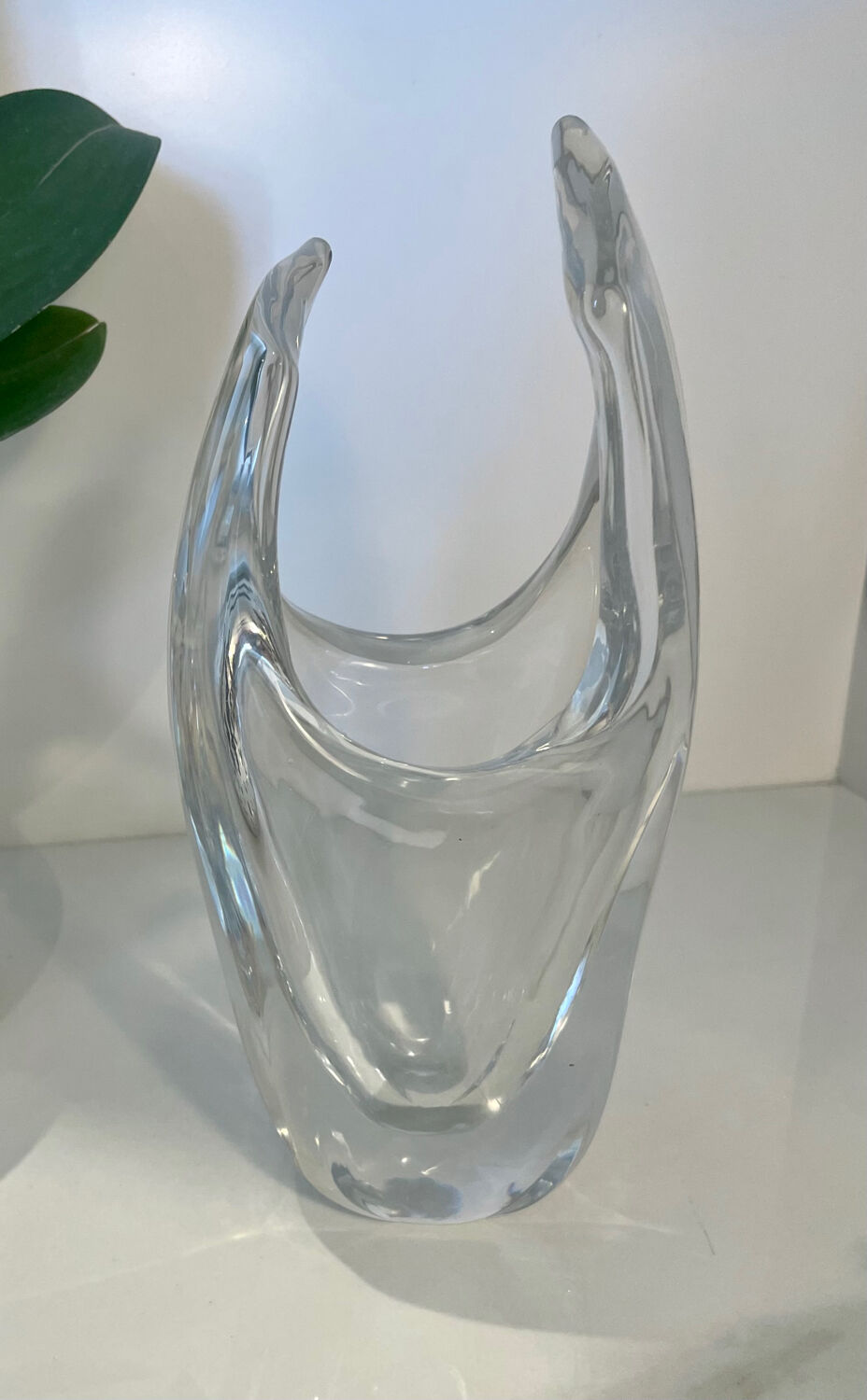 Asymmetrical crystal vase by Schneider from the 1960s - 1970s.
