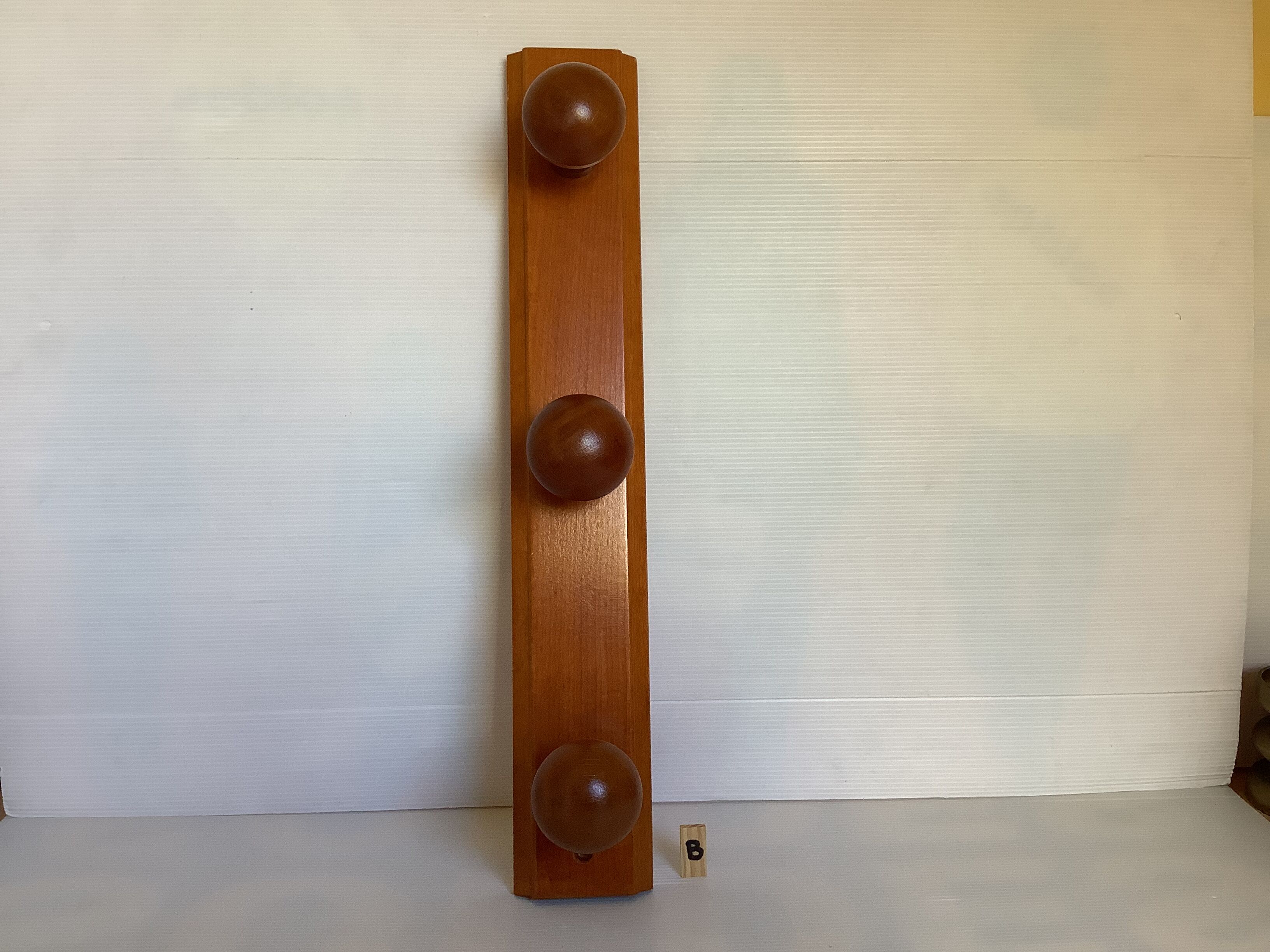 Porte manteau patères en forme de champignons en bois