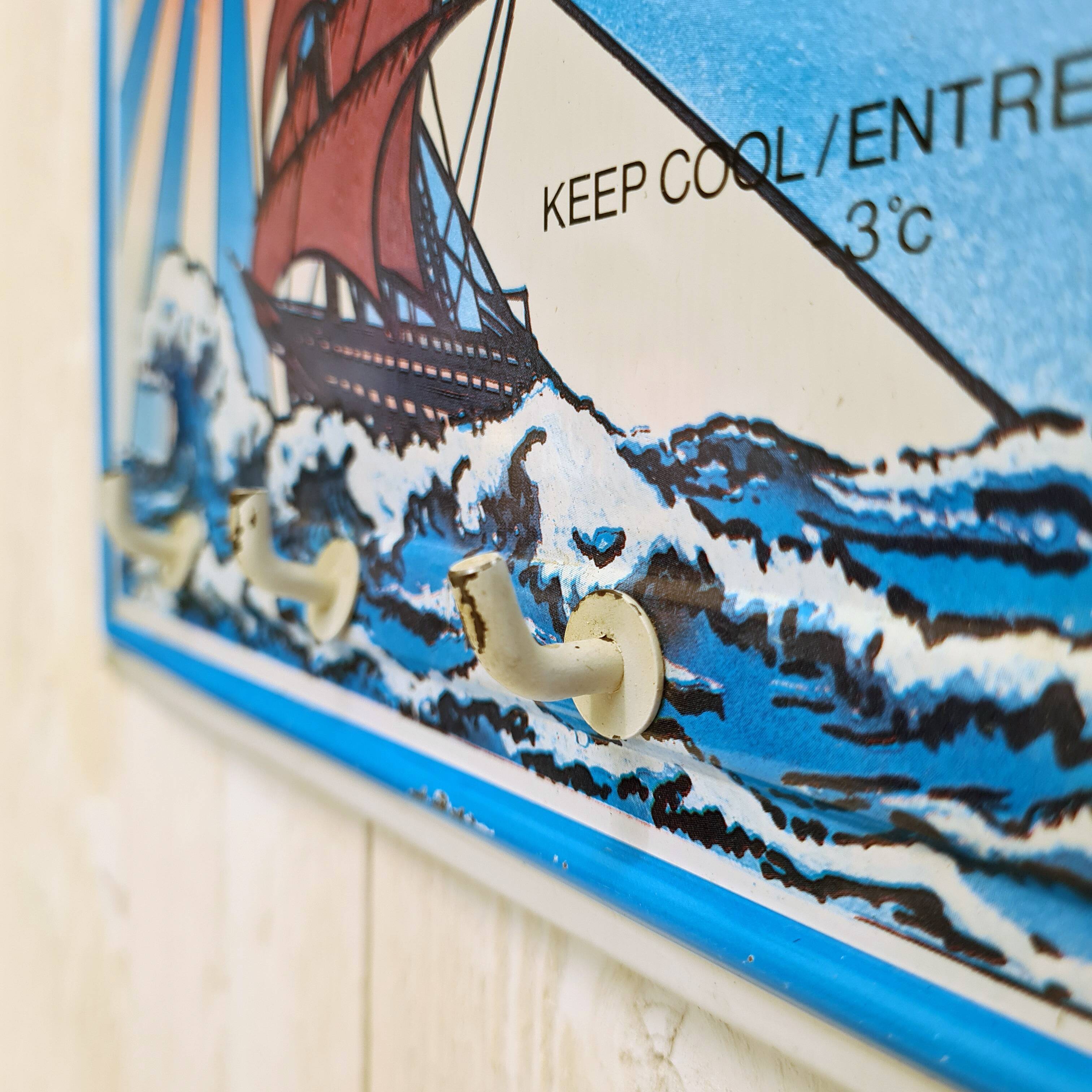 Enamelled advertising plate